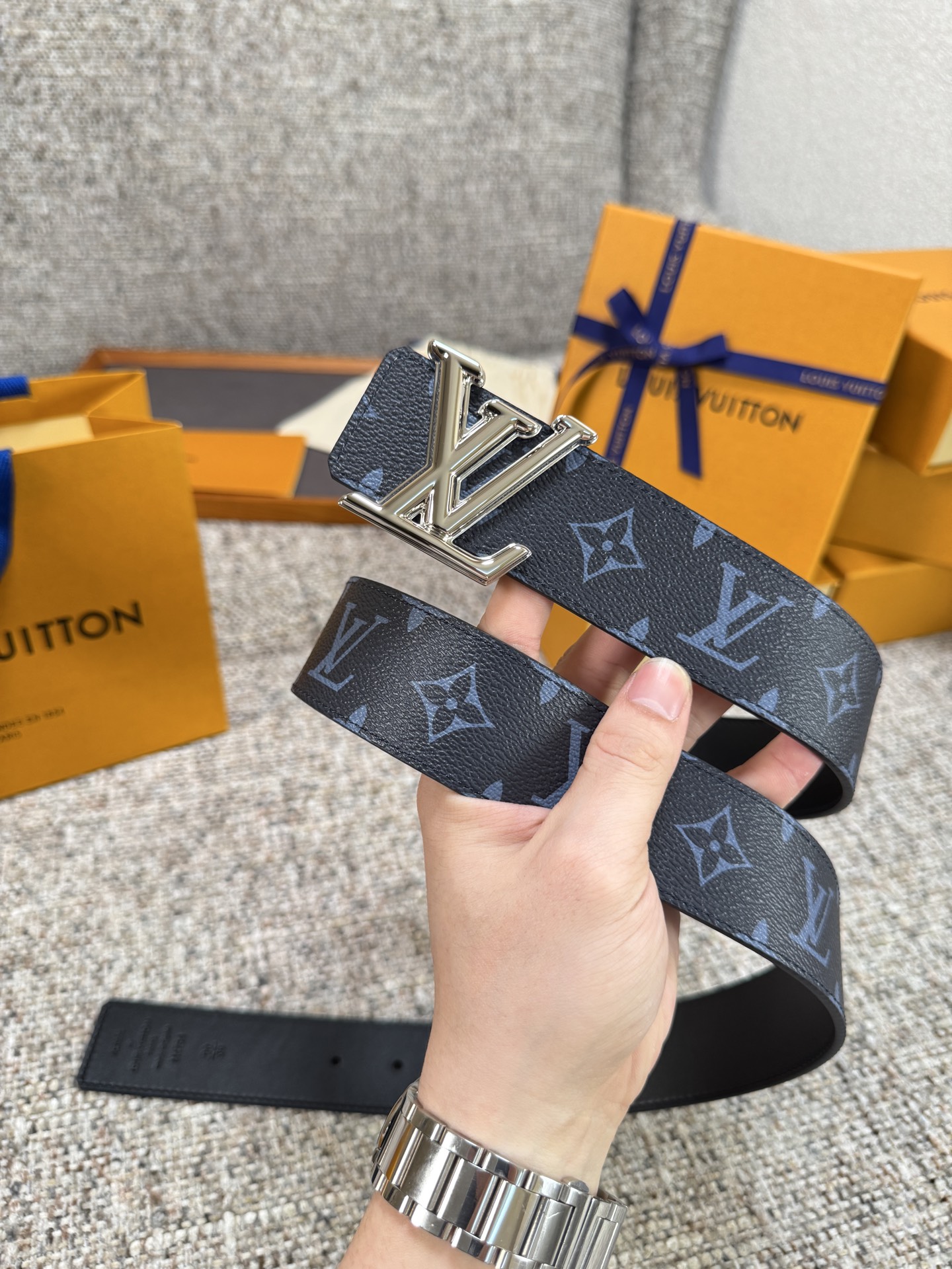 Louis Vuitton LV腰带 PVC皮底系列 原厂五金 精致手工绘边 柔软舒适 宽4.0