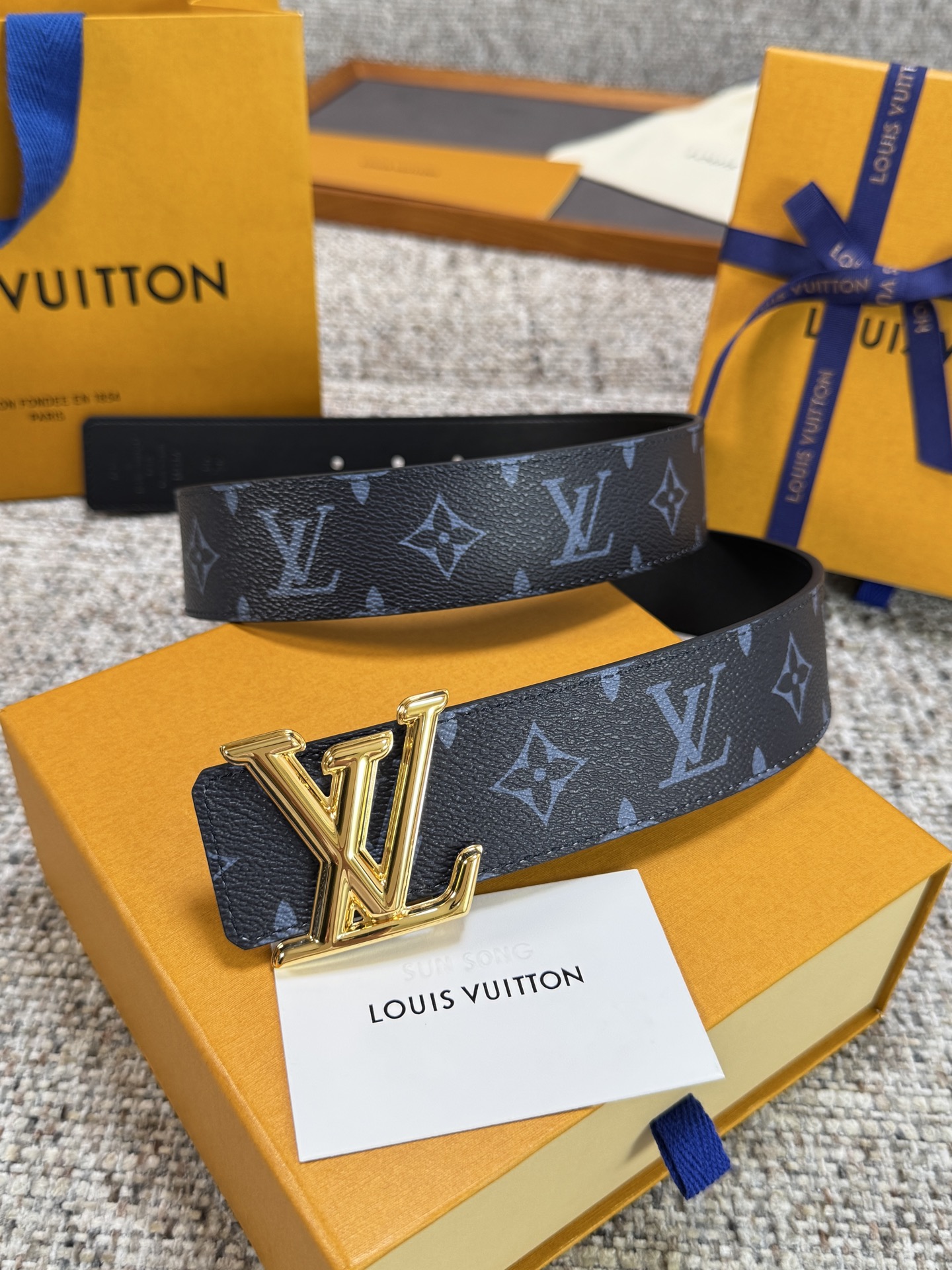 Louis Vuitton LV腰带 PVC皮底系列 原厂五金 精致手工绘边 柔软舒适 宽4.0