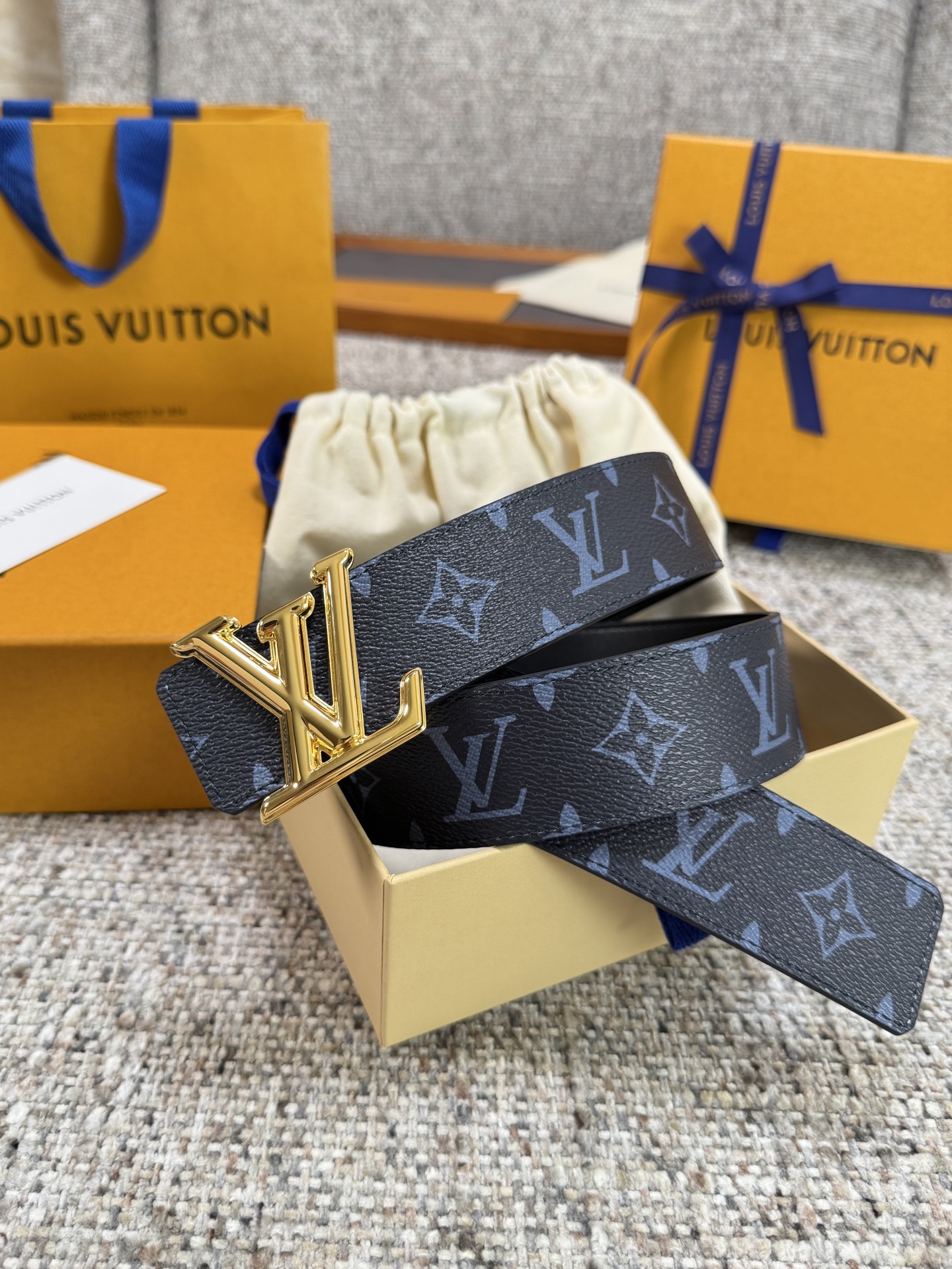 Louis Vuitton LV腰带 PVC皮底系列 原厂五金 精致手工绘边 柔软舒适 宽4.0