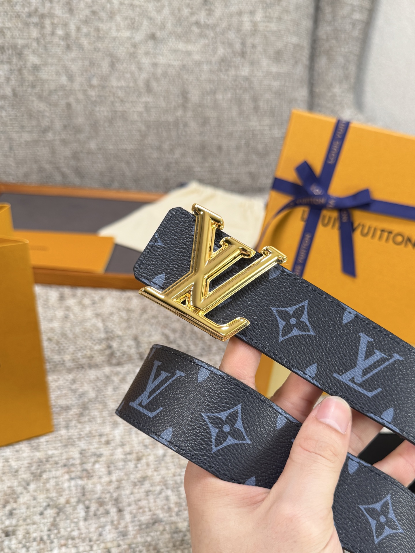 Louis Vuitton LV腰带 PVC皮底系列 原厂五金 精致手工绘边 柔软舒适 宽4.0