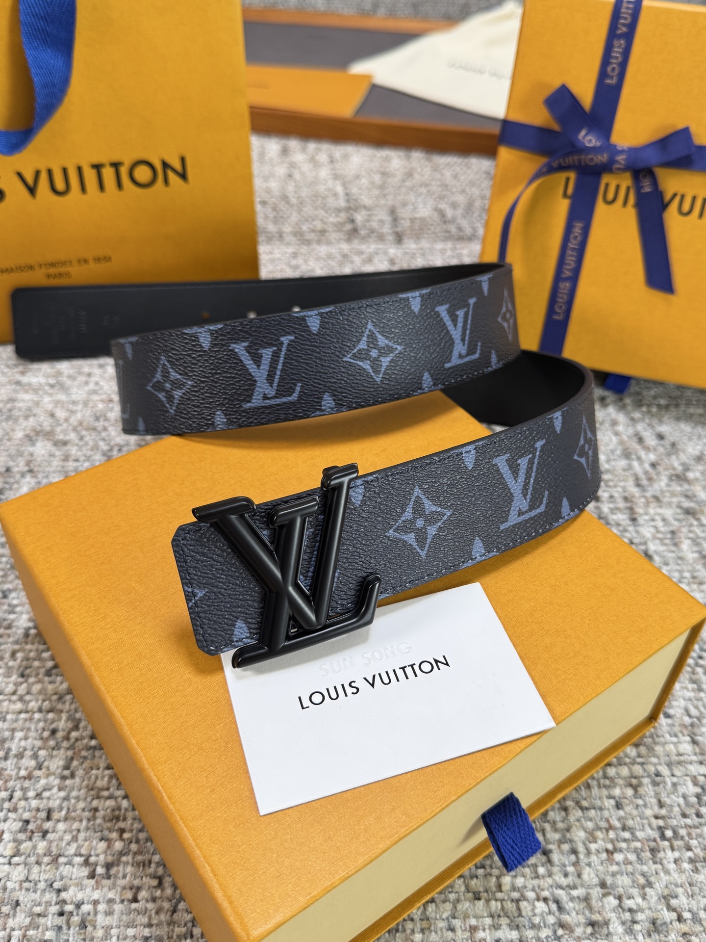 Louis Vuitton LV腰带 PVC皮底系列 原厂五金 精致手工绘边 柔软舒适 宽4.0