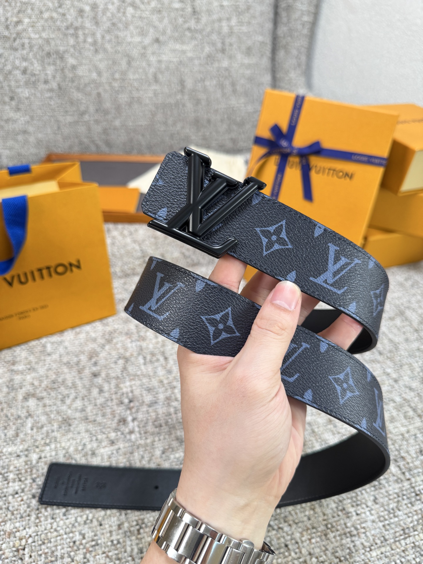 Louis Vuitton LV腰带 PVC皮底系列 原厂五金 精致手工绘边 柔软舒适 宽4.0