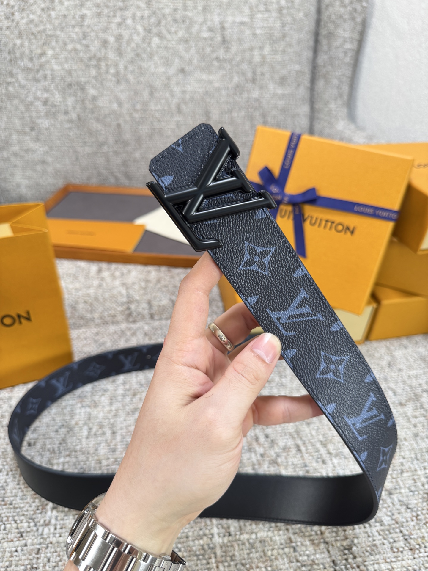 Louis Vuitton LV腰带 PVC皮底系列 原厂五金 精致手工绘边 柔软舒适 宽4.0