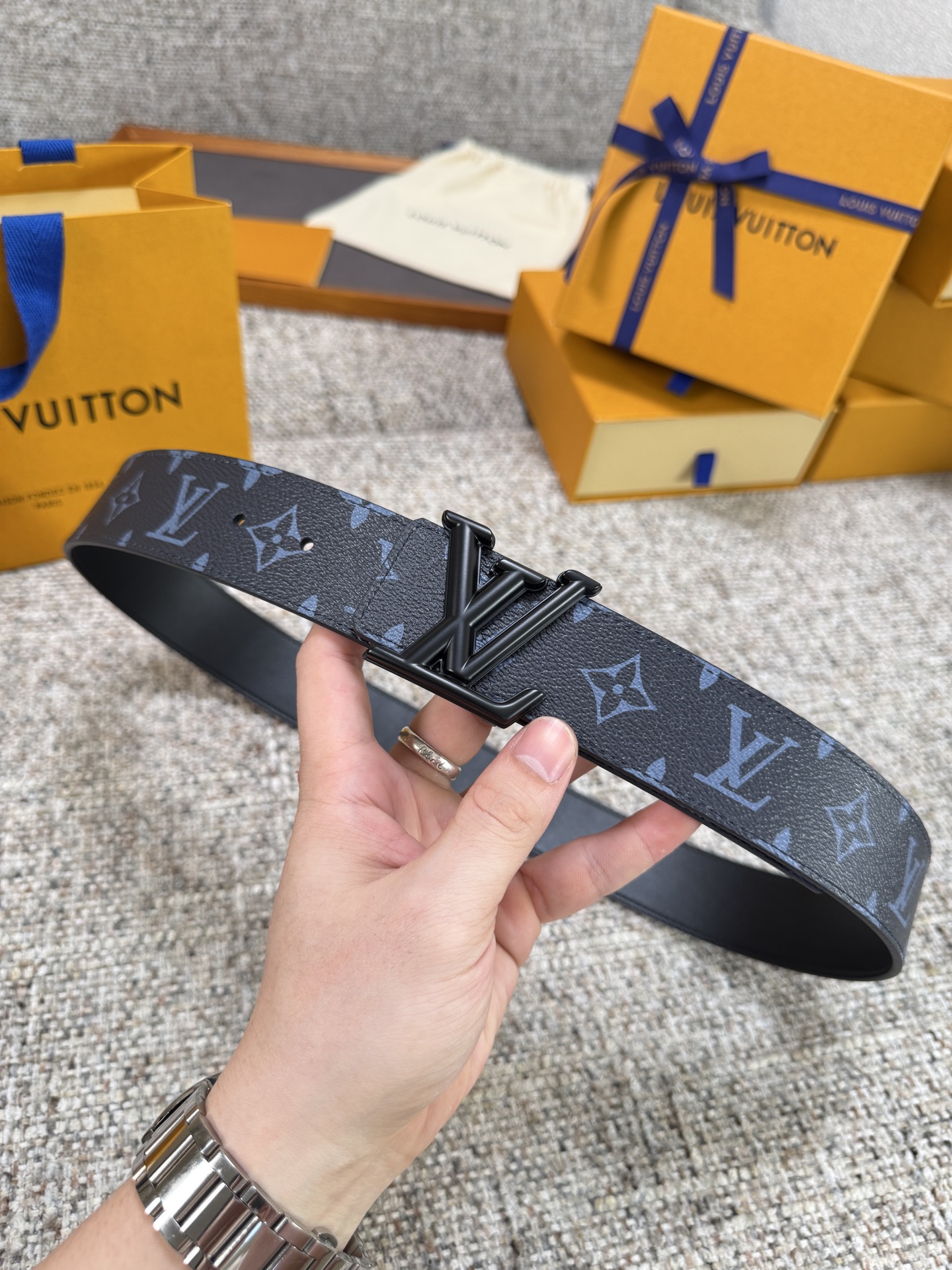 Louis Vuitton LV腰带 PVC皮底系列 原厂五金 精致手工绘边 柔软舒适 宽4.0