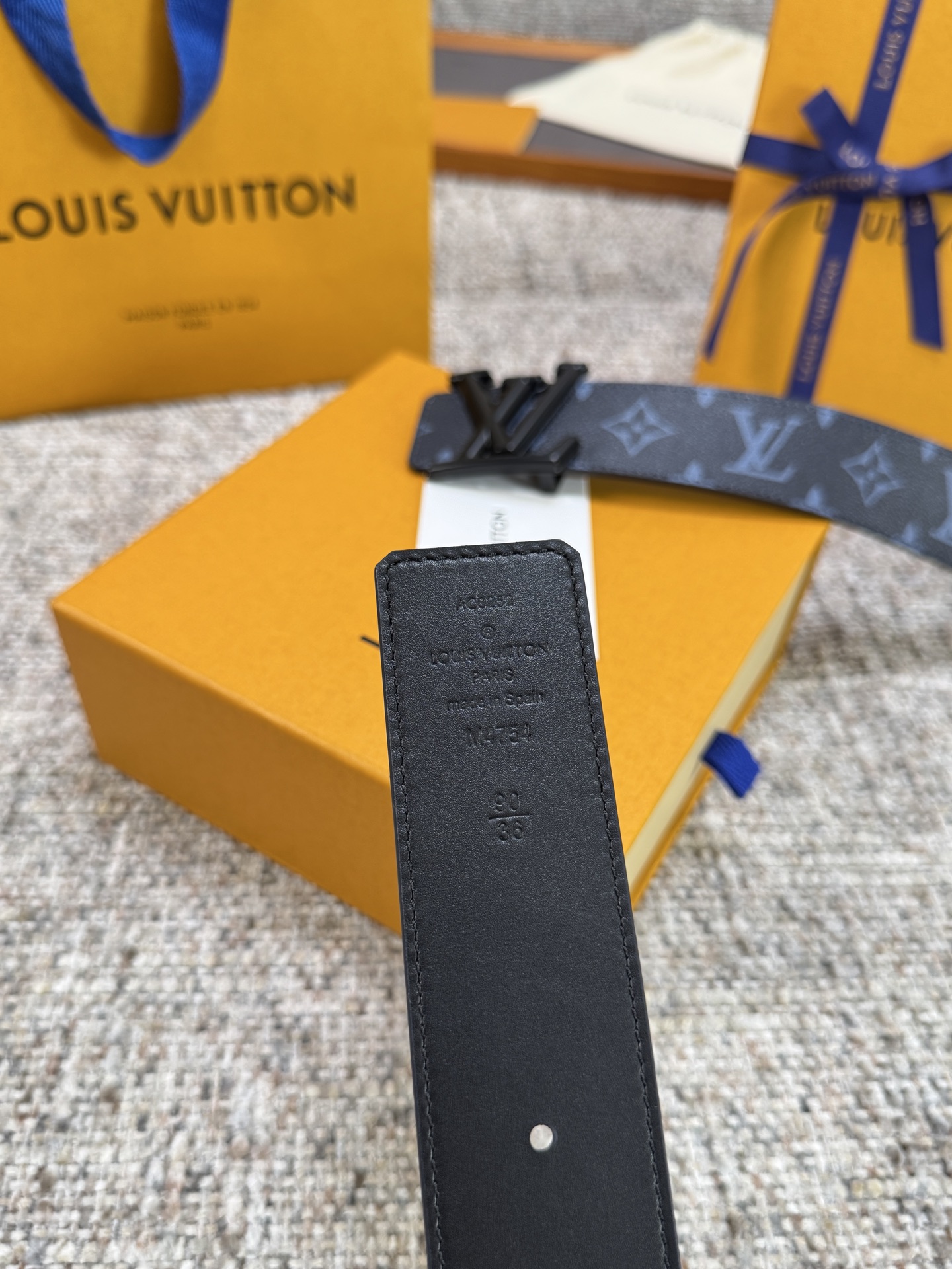 Louis Vuitton LV腰带 PVC皮底系列 原厂五金 精致手工绘边 柔软舒适 宽4.0