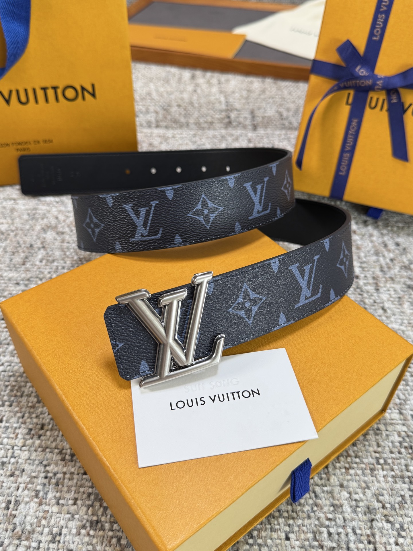 Louis Vuitton LV腰带 PVC皮底系列 原厂五金 精致手工绘边 柔软舒适 宽4.0