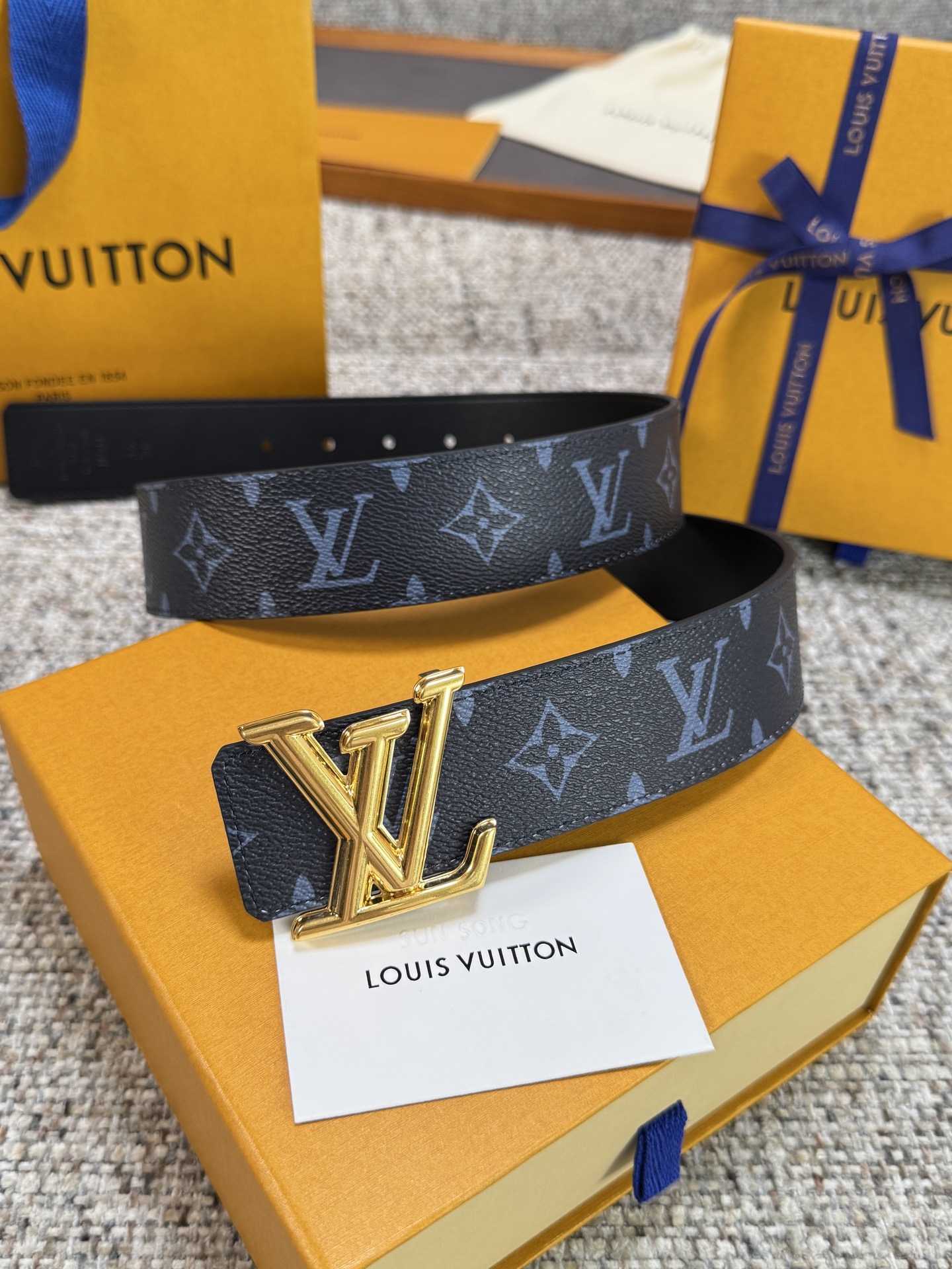 Louis Vuitton LV腰带 PVC皮底系列 原厂五金 精致手工绘边 柔软舒适 宽4.0