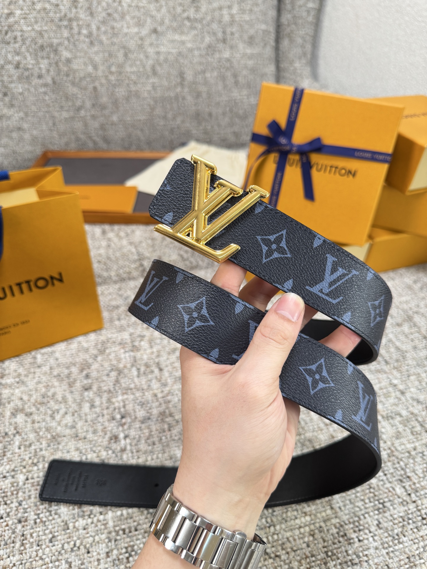 Louis Vuitton LV腰带 PVC皮底系列 原厂五金 精致手工绘边 柔软舒适 宽4.0