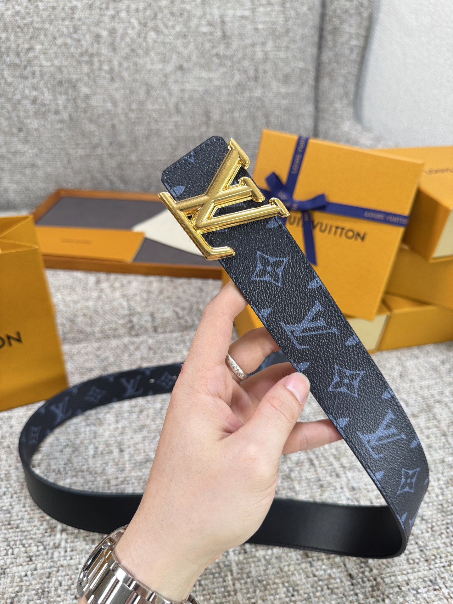 Louis Vuitton LV腰带 PVC皮底系列 原厂五金 精致手工绘边 柔软舒适 宽4.0