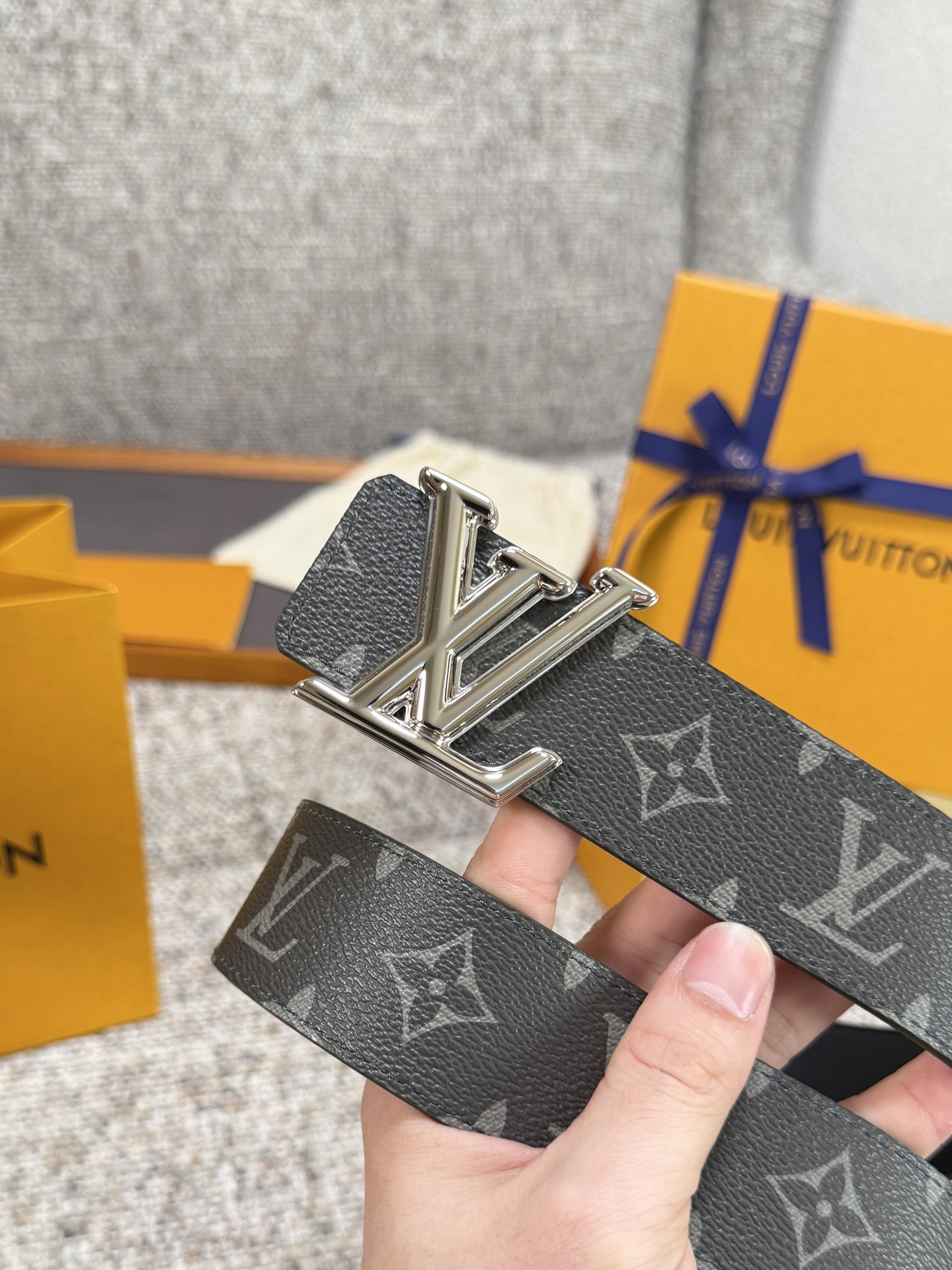 Louis Vuitton LV腰带 PVC皮底系列 原厂五金 精致手工绘边 柔软舒适 宽4.0