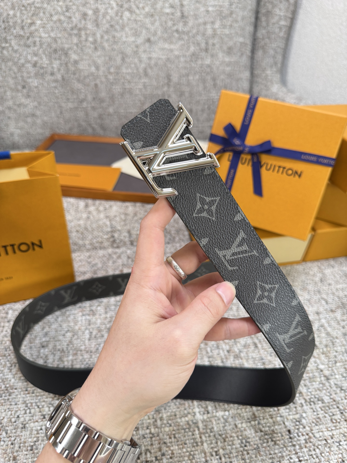 Louis Vuitton LV腰带 PVC皮底系列 原厂五金 精致手工绘边 柔软舒适 宽4.0