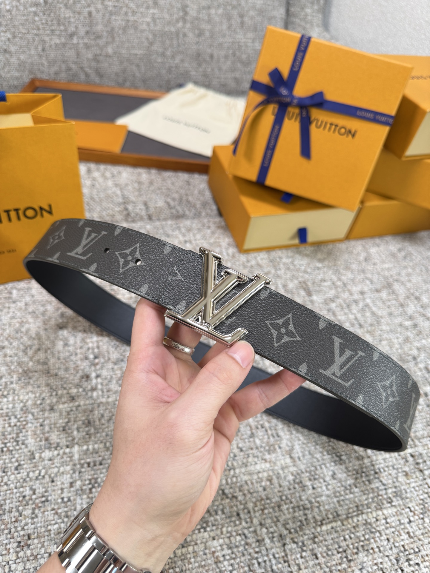 Louis Vuitton LV腰带 PVC皮底系列 原厂五金 精致手工绘边 柔软舒适 宽4.0
