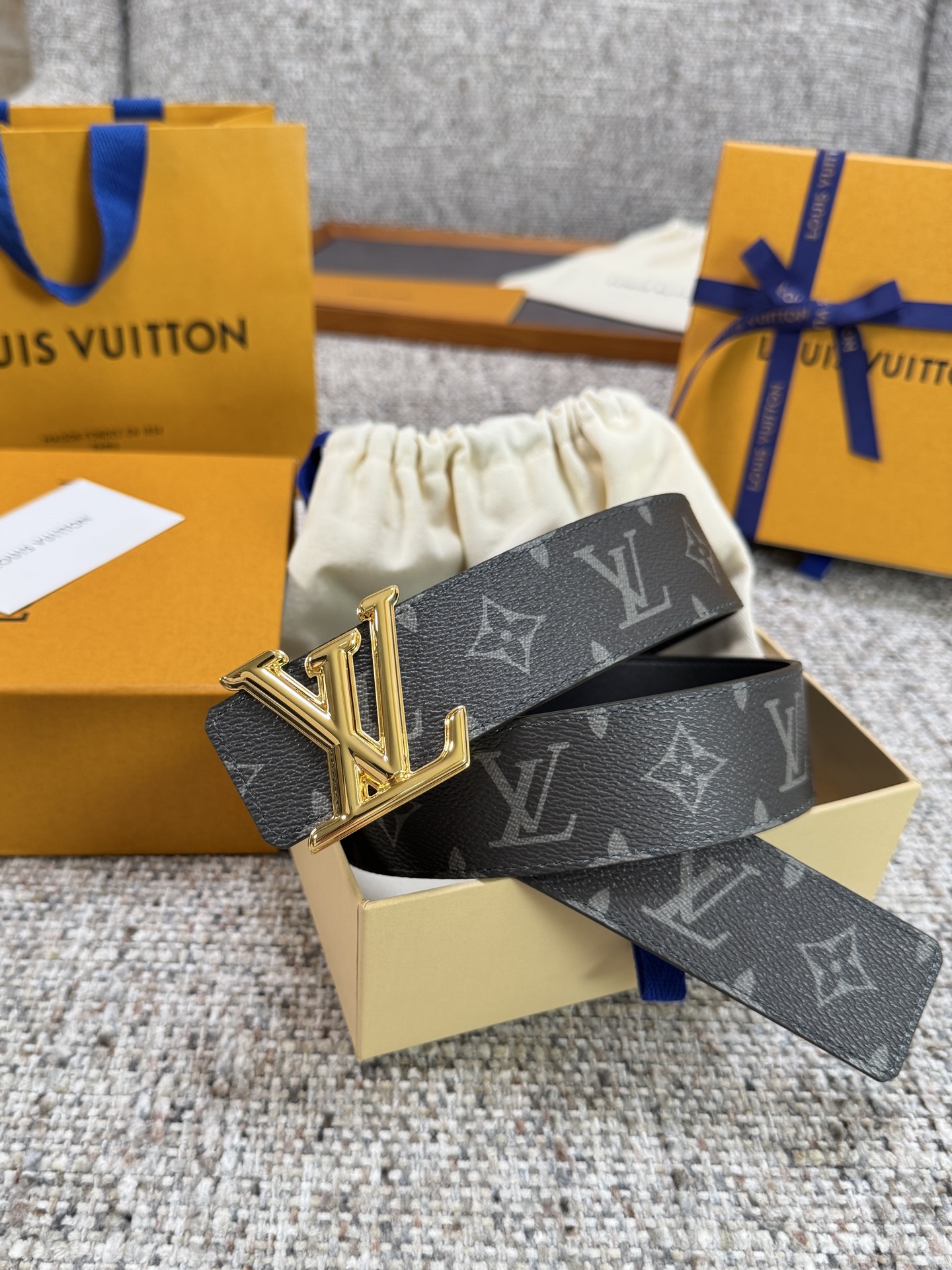 Louis Vuitton LV腰带 PVC皮底系列 原厂五金 精致手工绘边 柔软舒适 宽4.0