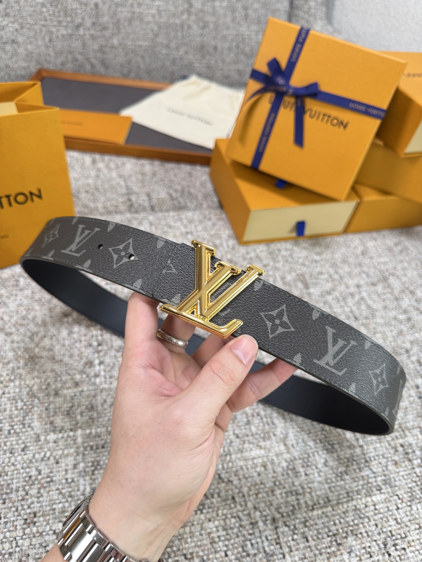 Louis Vuitton LV腰带 PVC皮底系列 原厂五金 精致手工绘边 柔软舒适 宽4.0