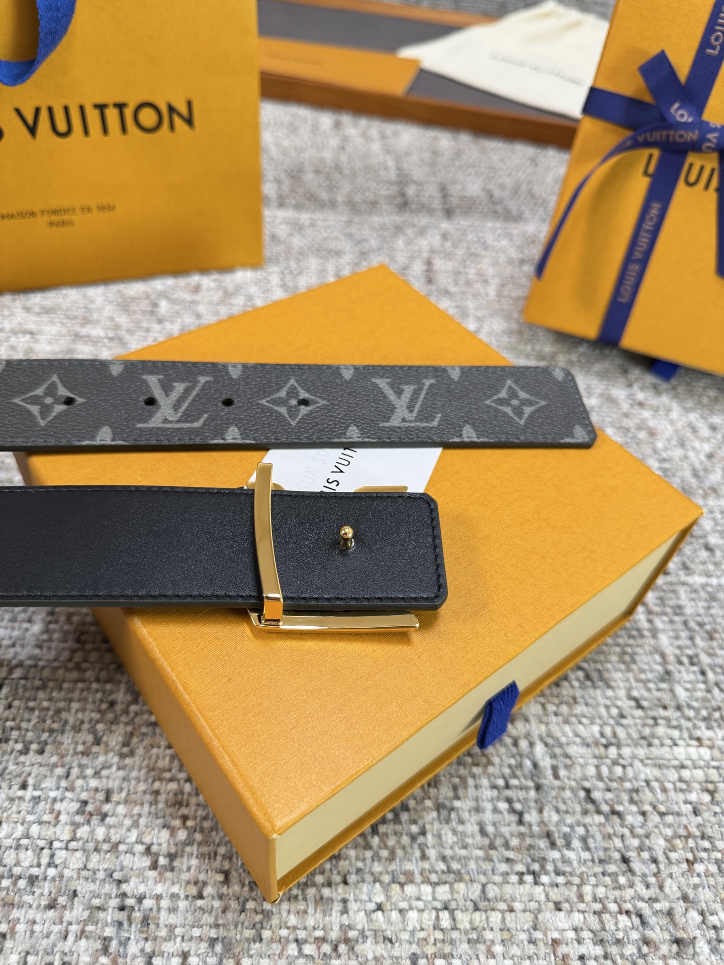 Louis Vuitton LV腰带 PVC皮底系列 原厂五金 精致手工绘边 柔软舒适 宽4.0
