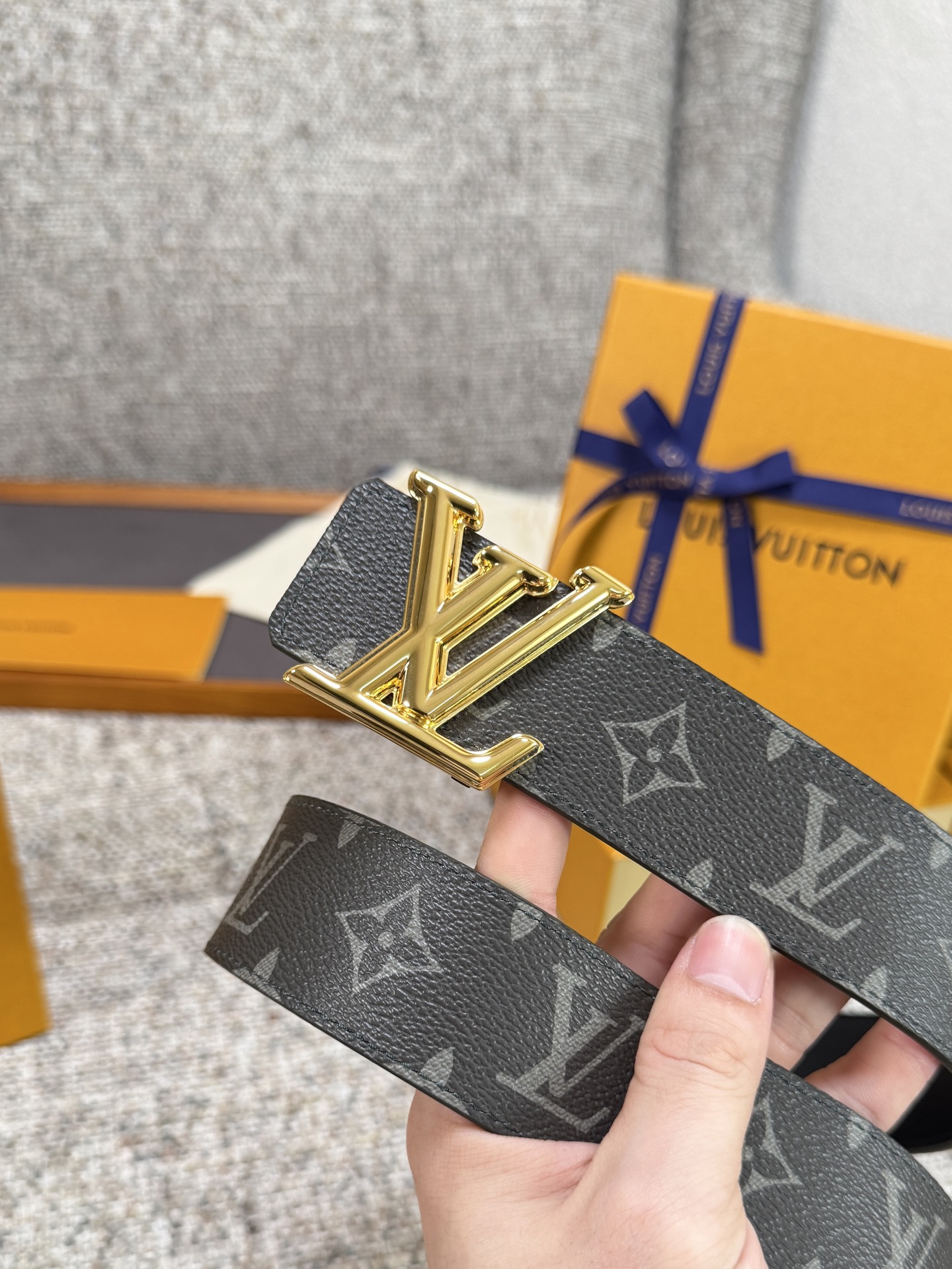 Louis Vuitton LV腰带 PVC皮底系列 原厂五金 精致手工绘边 柔软舒适 宽4.0
