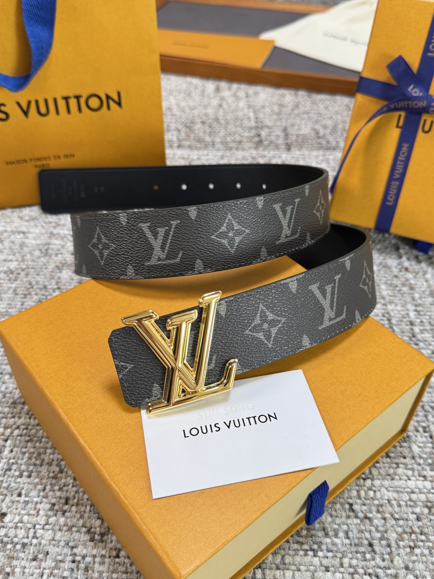 Louis Vuitton LV腰带 PVC皮底系列 原厂五金 精致手工绘边 柔软舒适 宽4.0