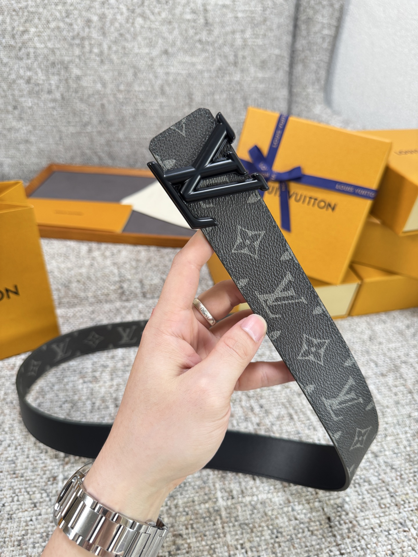 Louis Vuitton LV腰带 PVC皮底系列 原厂五金 精致手工绘边 柔软舒适 宽4.0