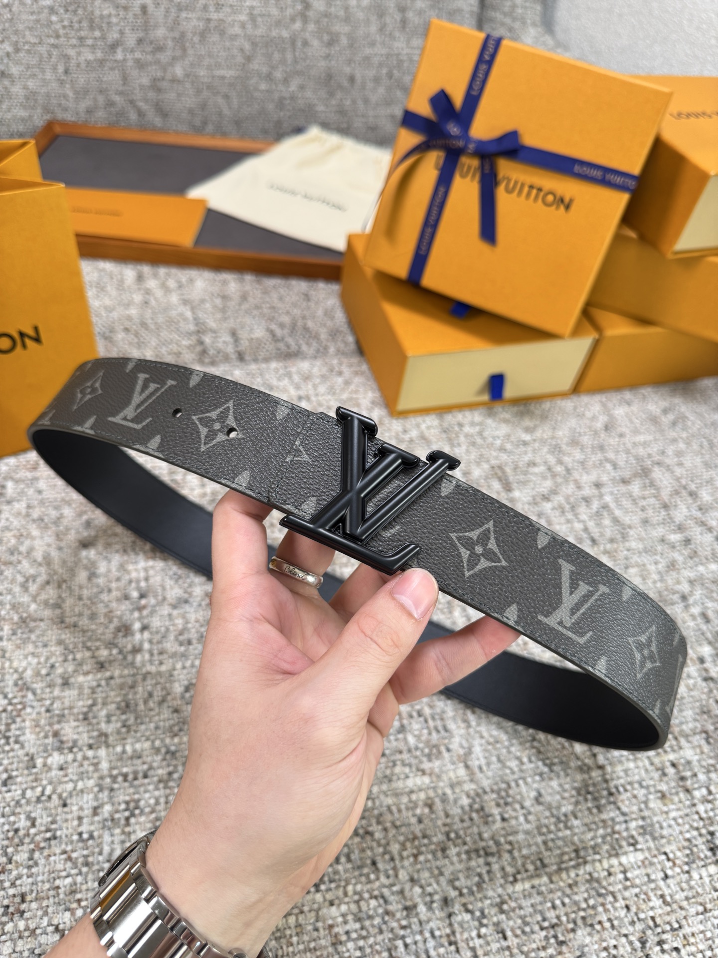 Louis Vuitton LV腰带 PVC皮底系列 原厂五金 精致手工绘边 柔软舒适 宽4.0