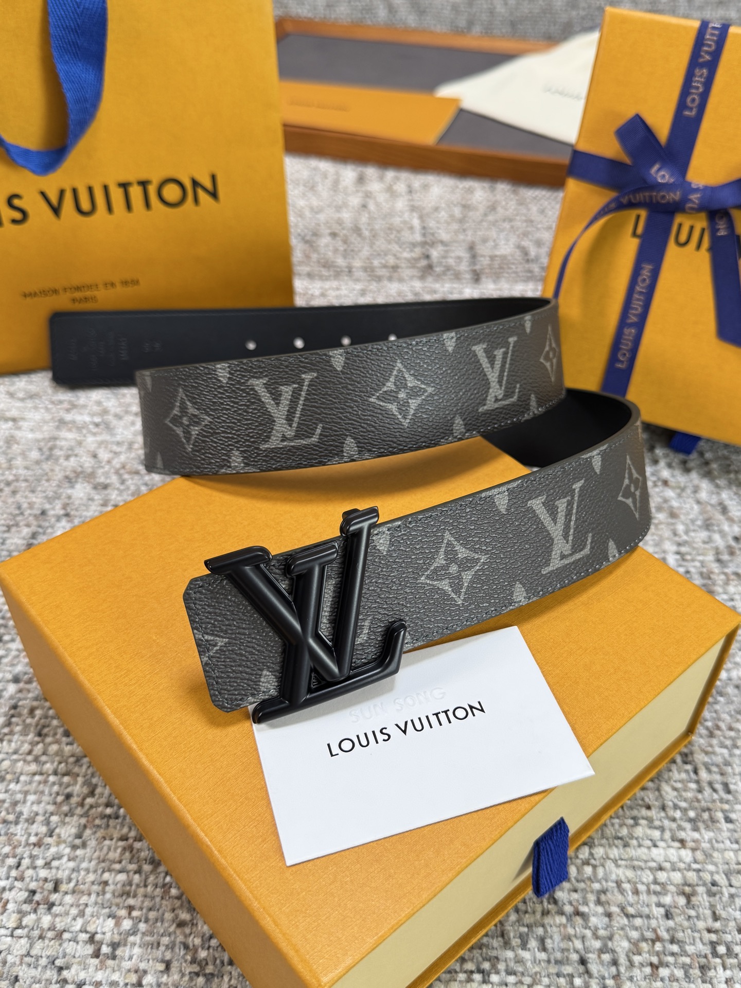 Louis Vuitton LV腰带 PVC皮底系列 原厂五金 精致手工绘边 柔软舒适 宽4.0
