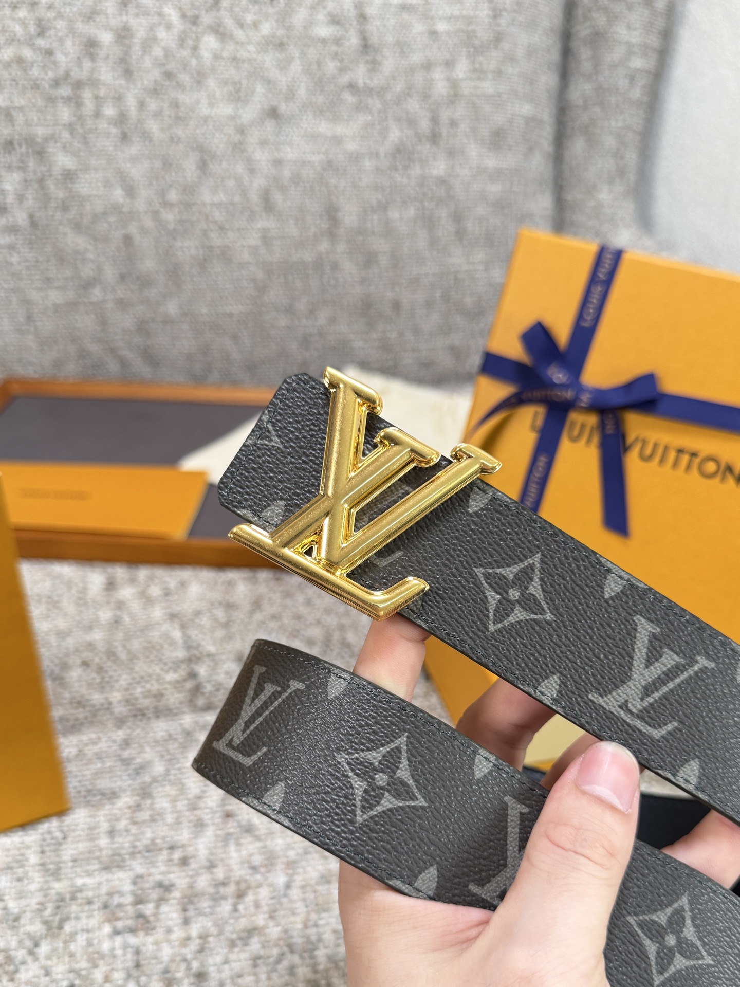 Louis Vuitton LV腰带 PVC皮底系列 原厂五金 精致手工绘边 柔软舒适 宽4.0