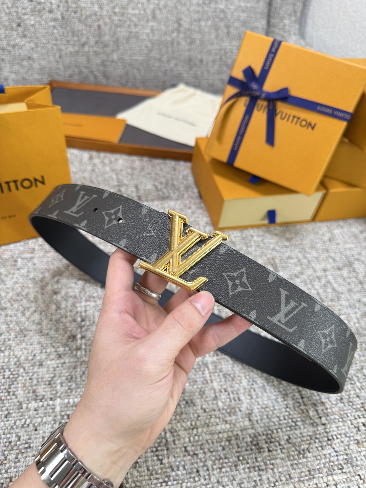 Louis Vuitton LV腰带 PVC皮底系列 原厂五金 精致手工绘边 柔软舒适 宽4.0