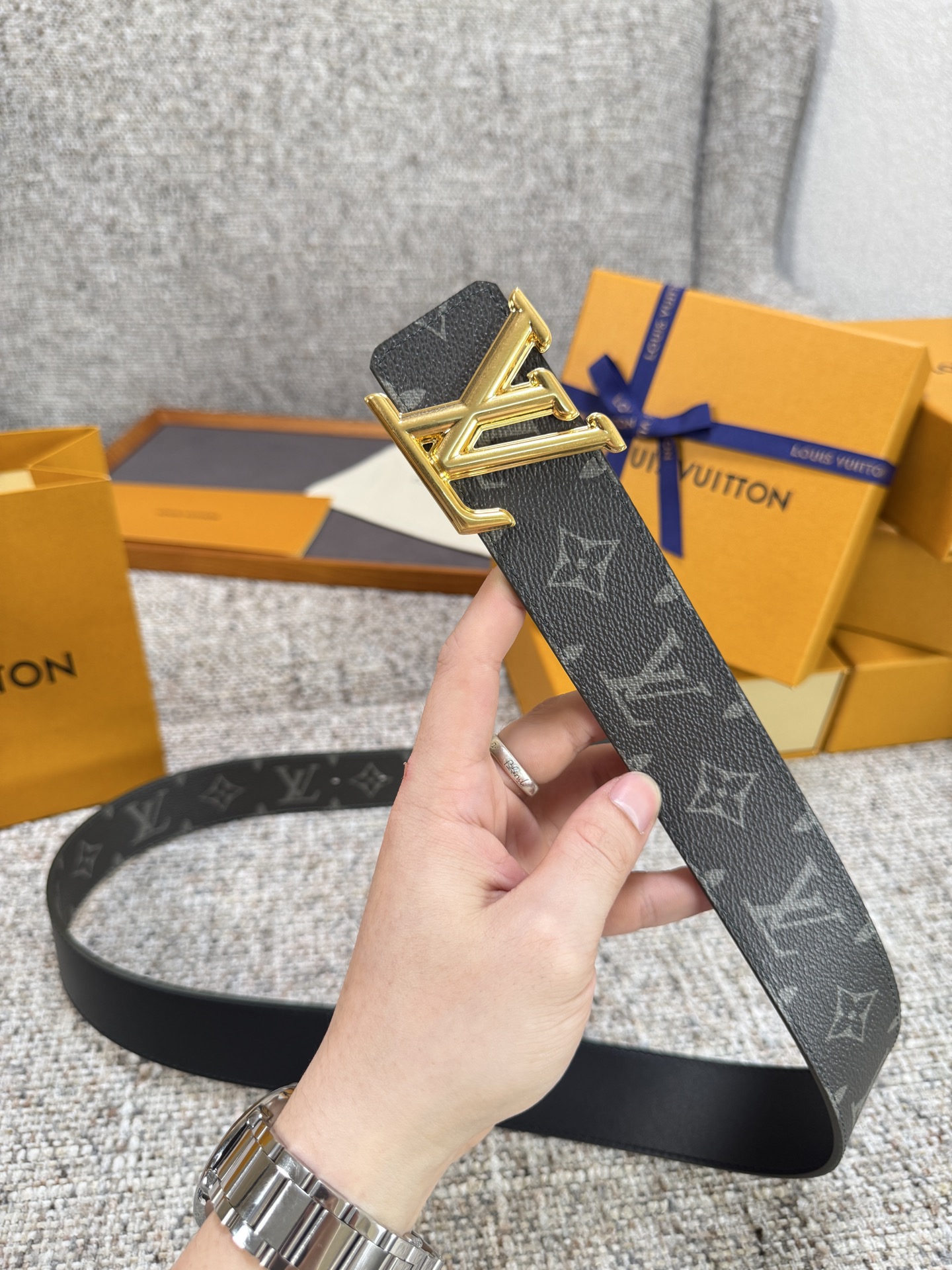 Louis Vuitton LV腰带 PVC皮底系列 原厂五金 精致手工绘边 柔软舒适 宽4.0