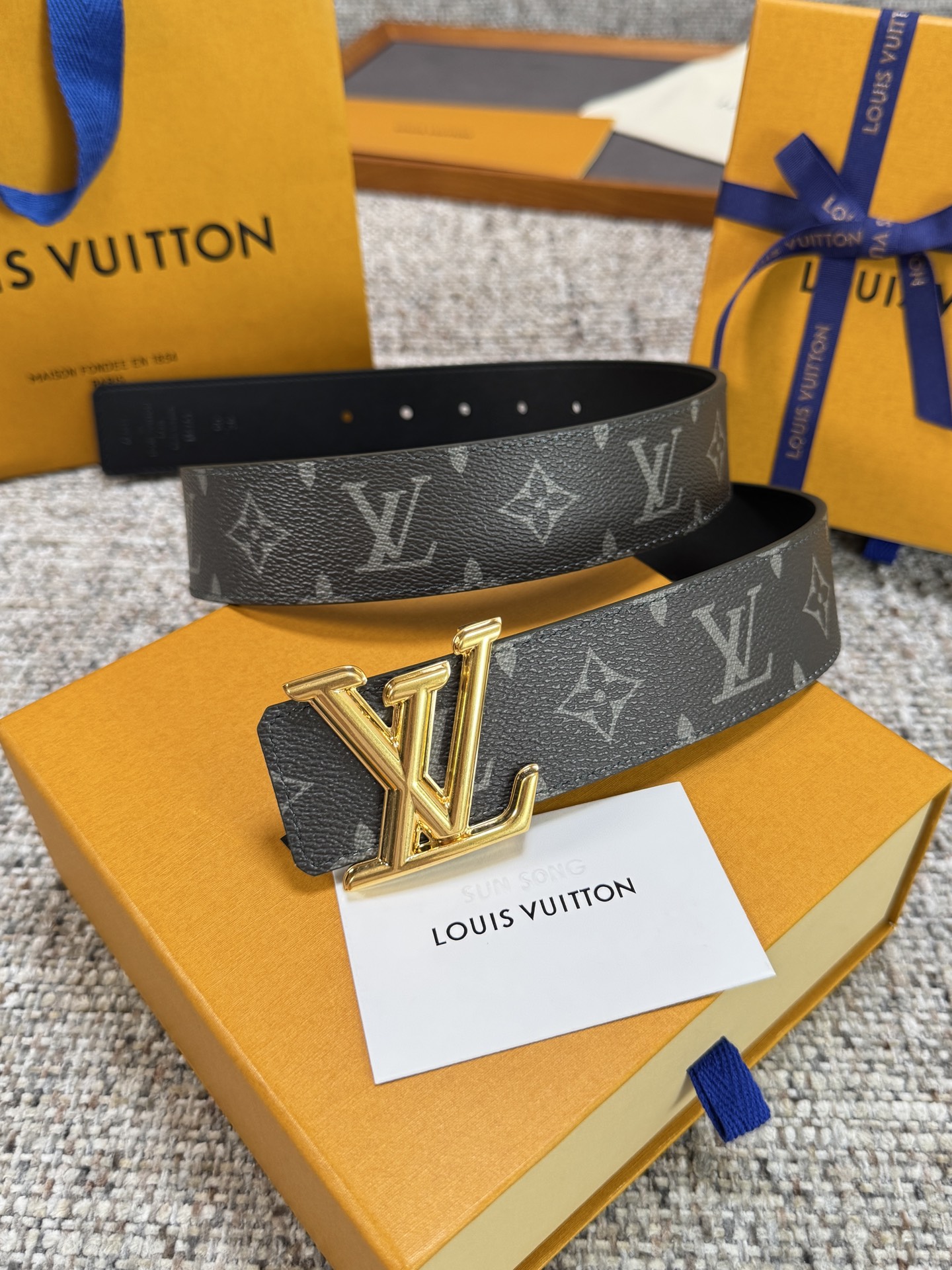 Louis Vuitton LV腰带 PVC皮底系列 原厂五金 精致手工绘边 柔软舒适 宽4.0