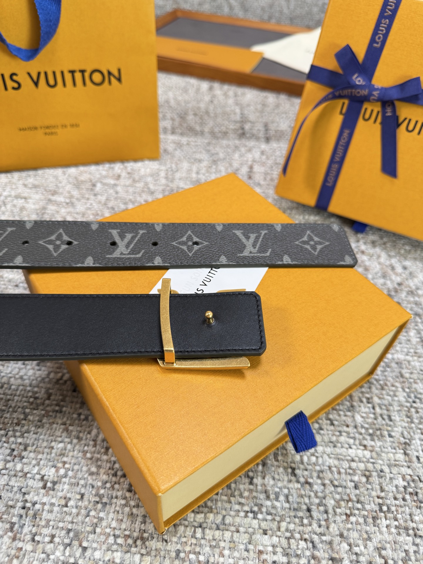 Louis Vuitton LV腰带 PVC皮底系列 原厂五金 精致手工绘边 柔软舒适 宽4.0