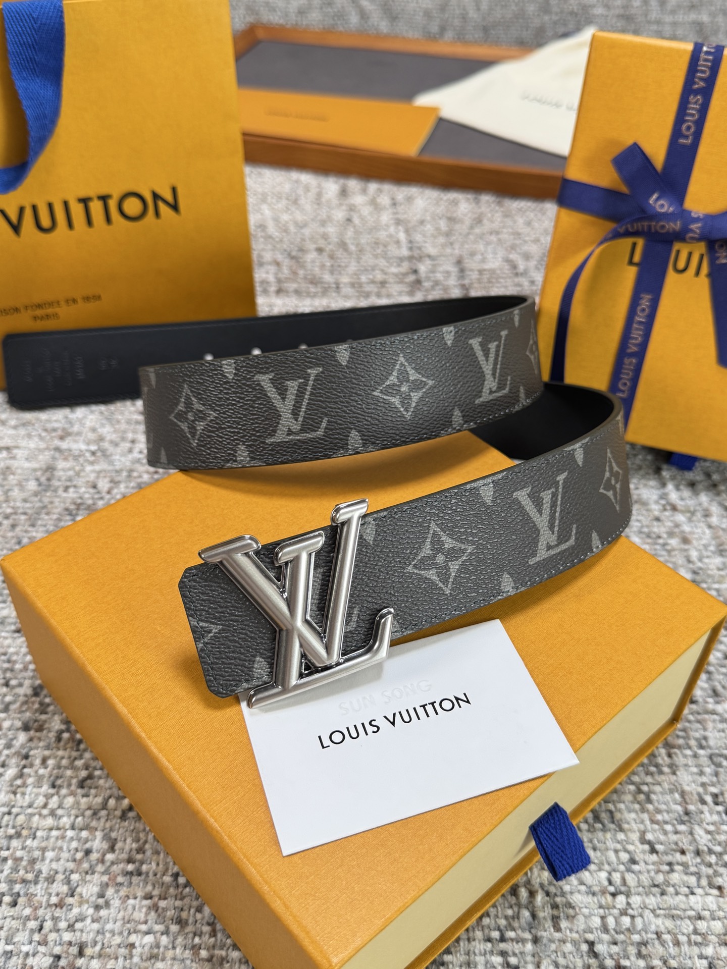 Louis Vuitton LV腰带 PVC皮底系列 原厂五金 精致手工绘边 柔软舒适 宽4.0