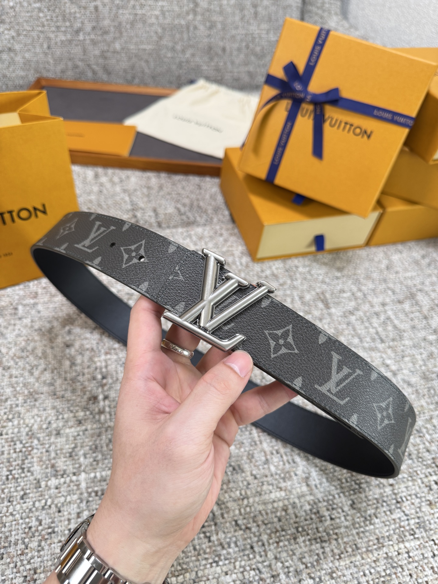 Louis Vuitton LV腰带 PVC皮底系列 原厂五金 精致手工绘边 柔软舒适 宽4.0