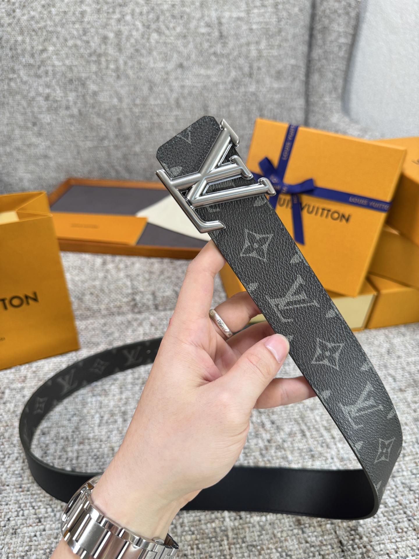 Louis Vuitton LV腰带 PVC皮底系列 原厂五金 精致手工绘边 柔软舒适 宽4.0