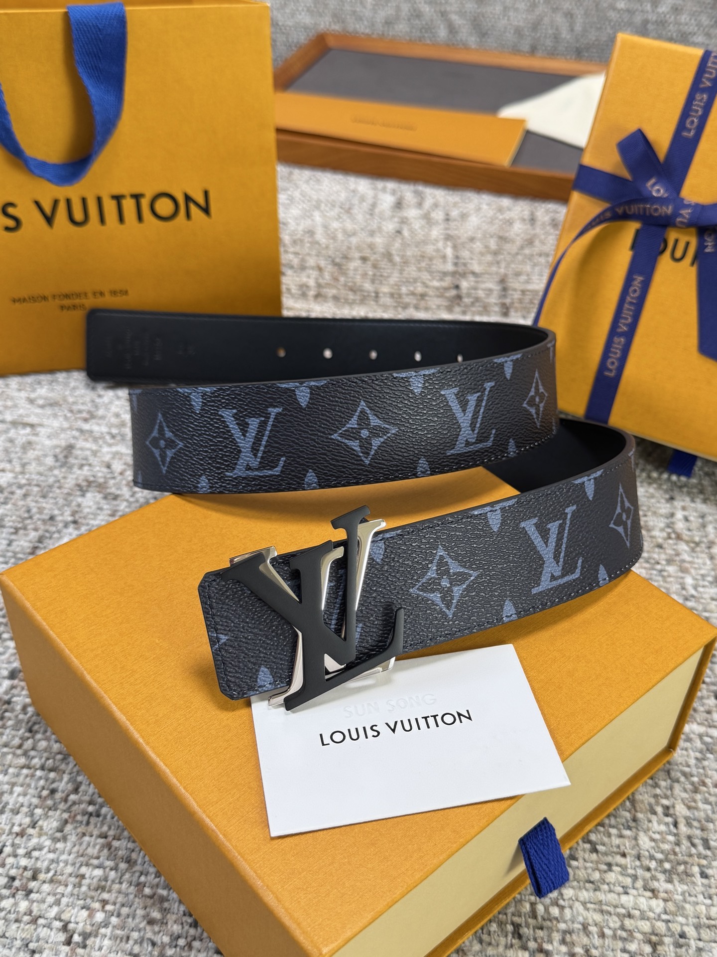 Louis Vuitton LV腰带 蓝色老花皮底系列 原厂五金 精致手工绘边 柔软舒适 宽4.0