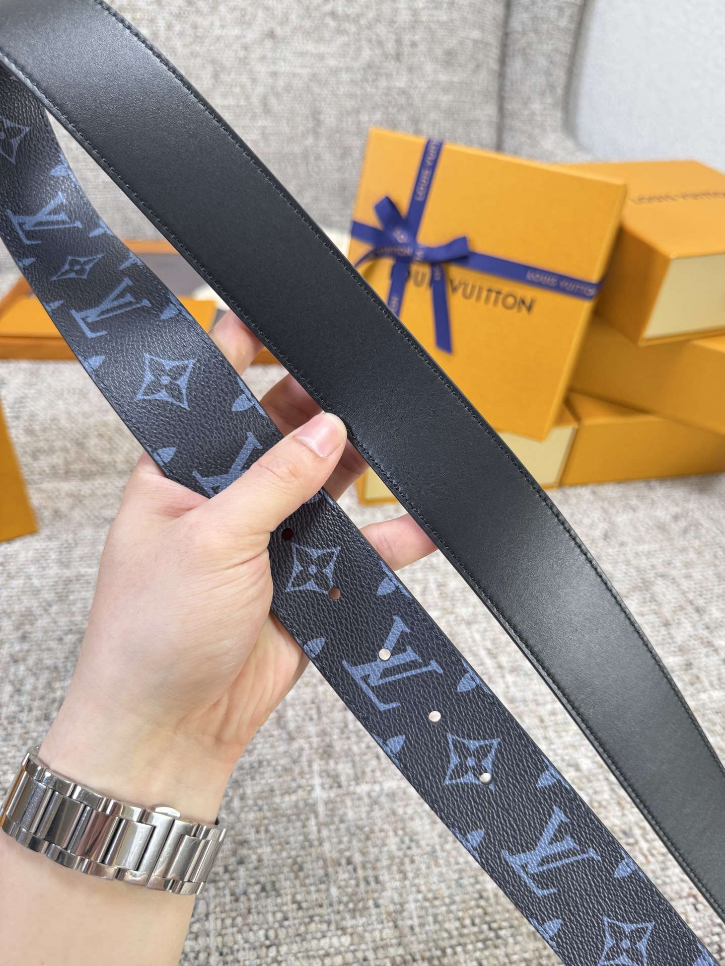 Louis Vuitton LV腰带 蓝色老花皮底系列 原厂五金 精致手工绘边 柔软舒适 宽4.0