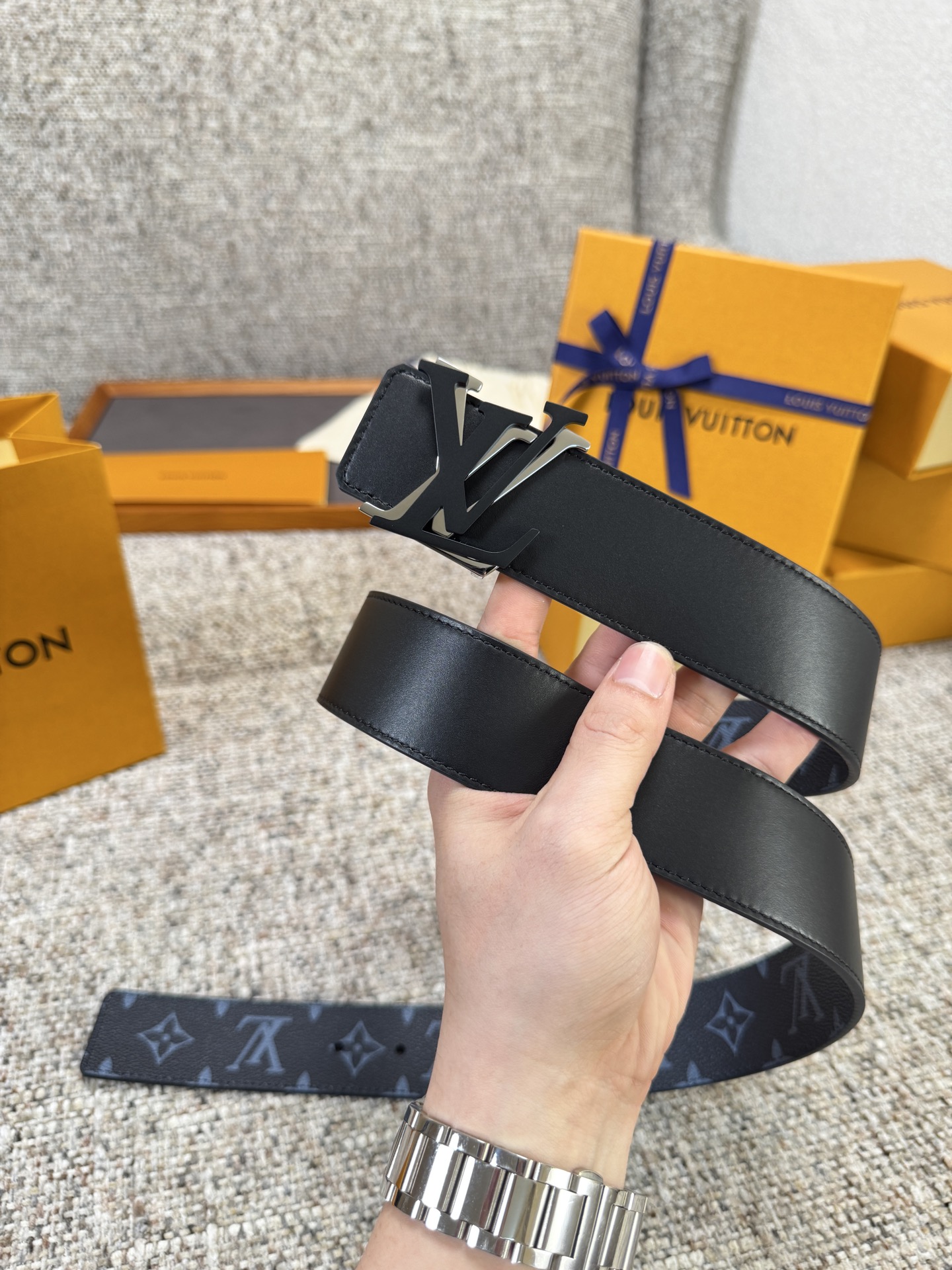 Louis Vuitton LV腰带 蓝色老花皮底系列 原厂五金 精致手工绘边 柔软舒适 宽4.0