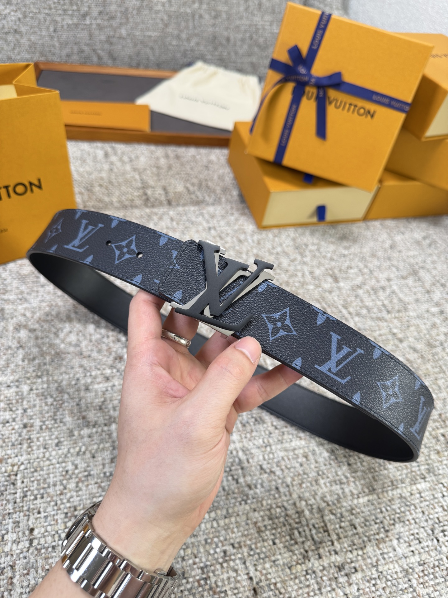 Louis Vuitton LV腰带 蓝色老花皮底系列 原厂五金 精致手工绘边 柔软舒适 宽4.0