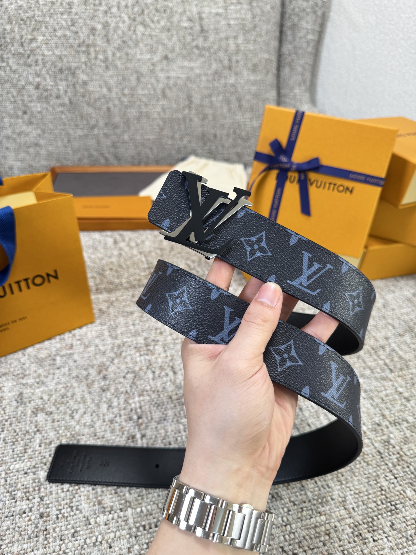 Louis Vuitton LV腰带 蓝色老花皮底系列 原厂五金 精致手工绘边 柔软舒适 宽4.0