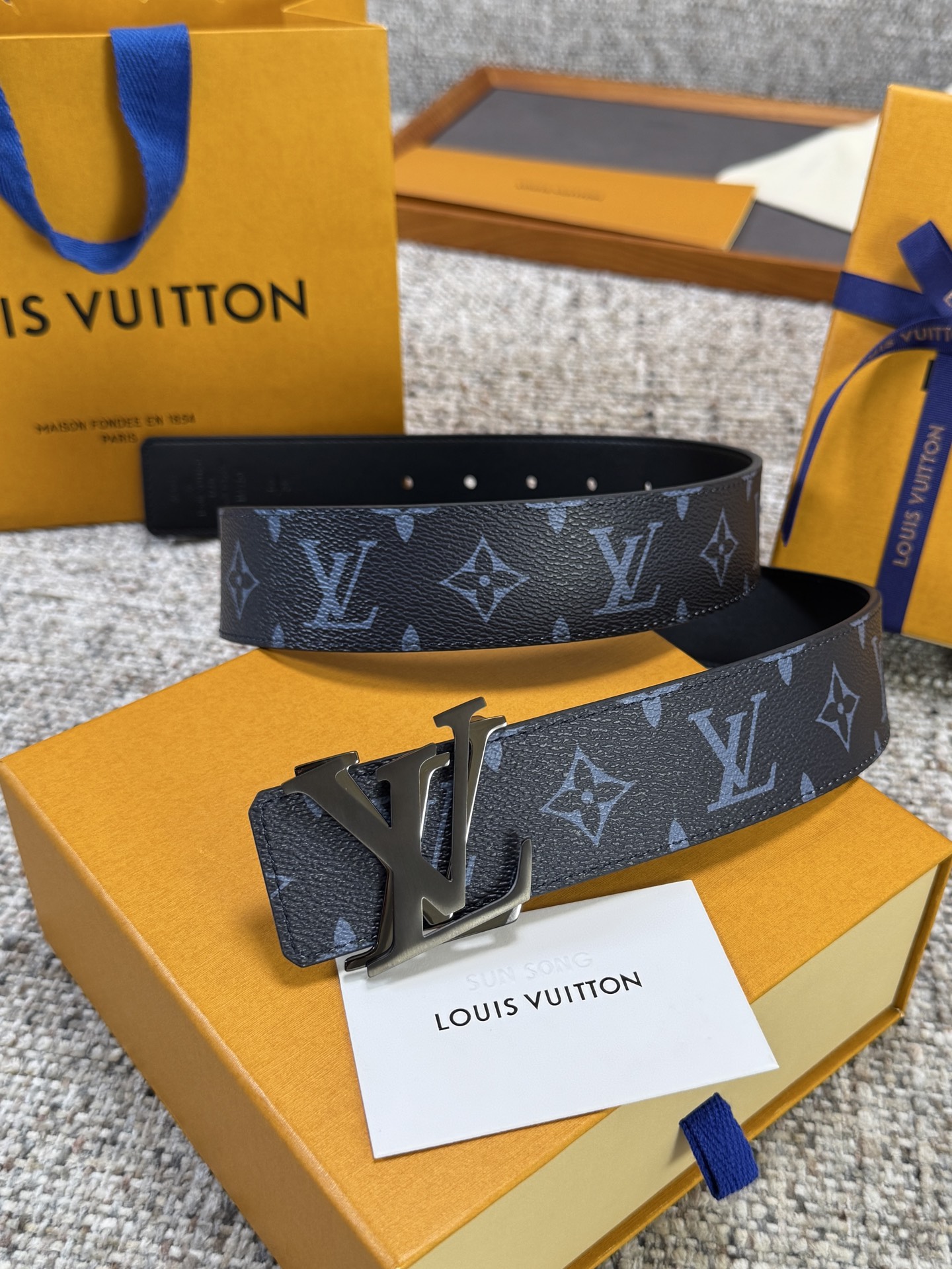 Louis Vuitton LV腰带 蓝色老花皮底系列 原厂五金 精致手工绘边 柔软舒适 宽4.0