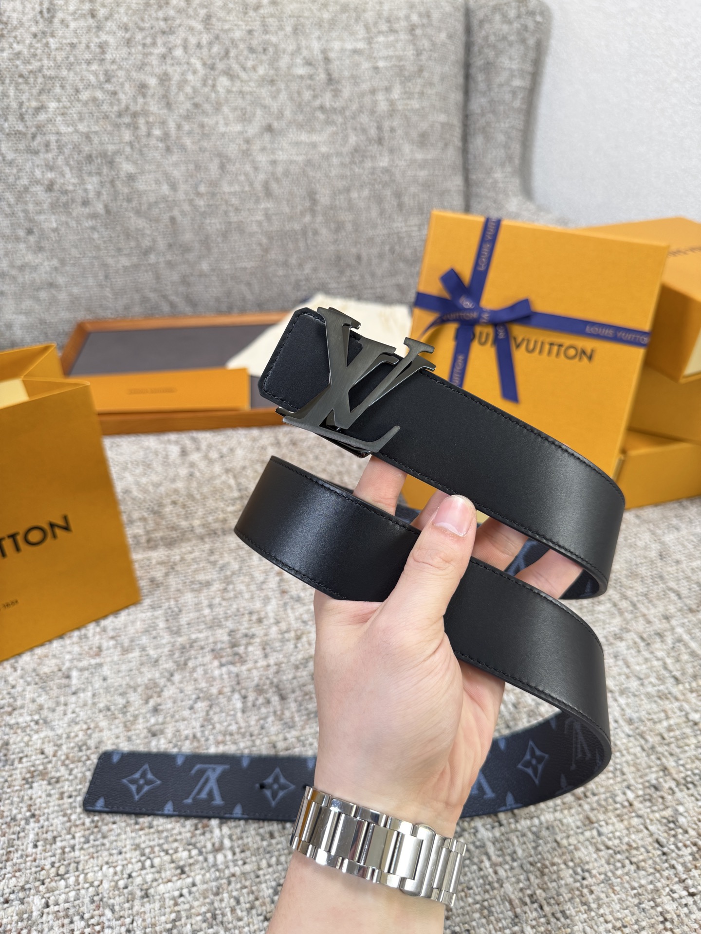Louis Vuitton LV腰带 蓝色老花皮底系列 原厂五金 精致手工绘边 柔软舒适 宽4.0
