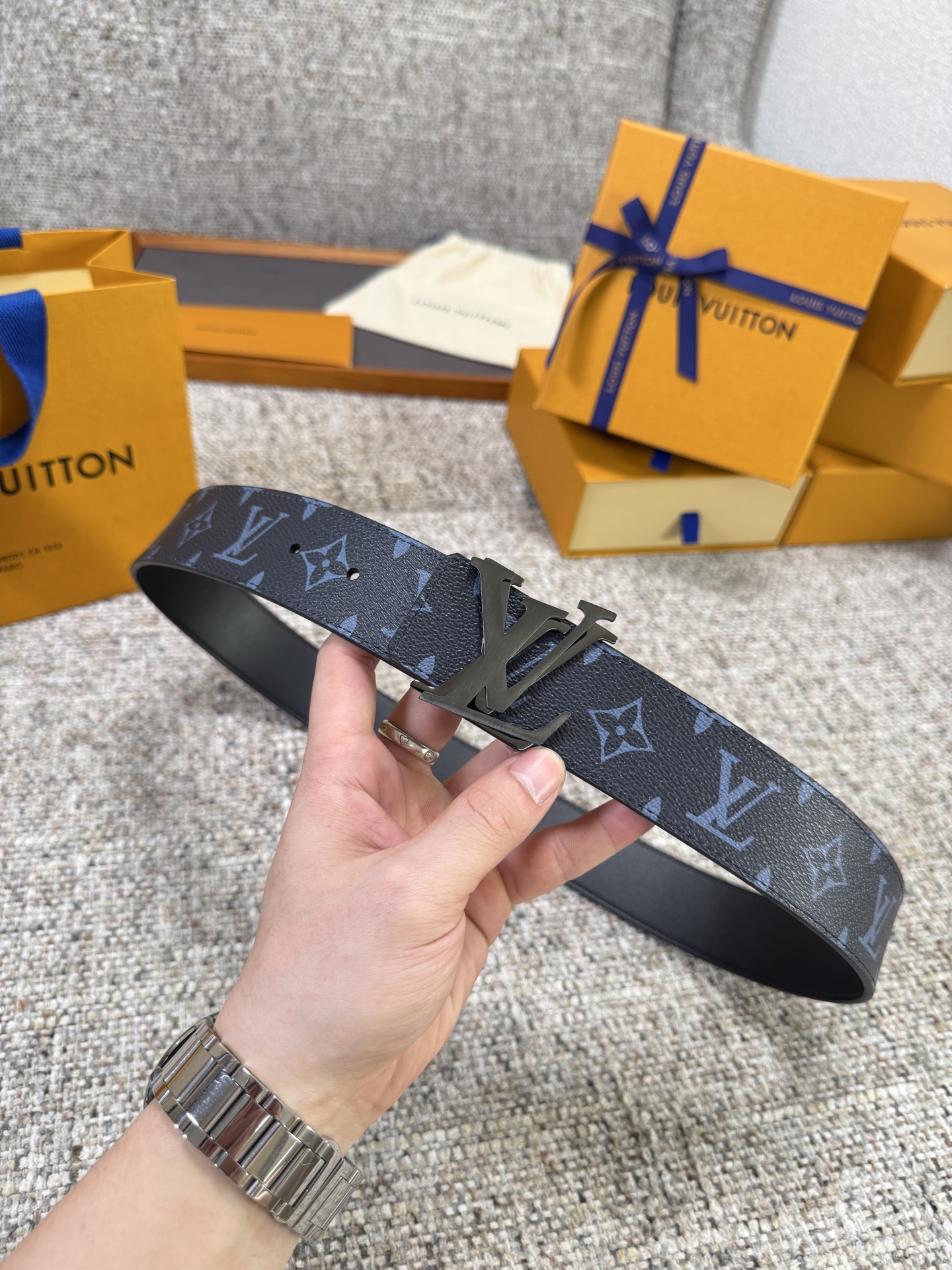 Louis Vuitton LV腰带 蓝色老花皮底系列 原厂五金 精致手工绘边 柔软舒适 宽4.0