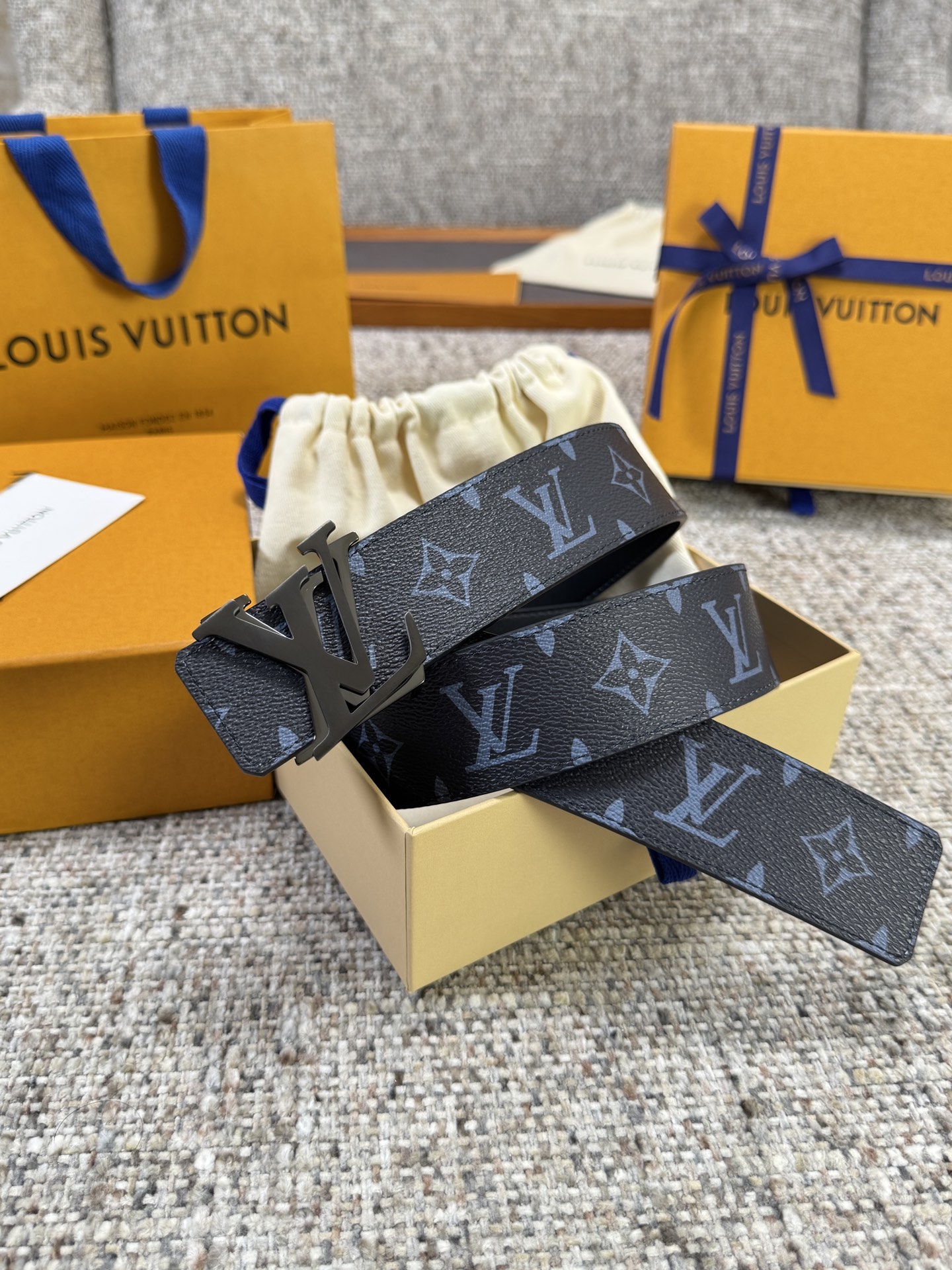 Louis Vuitton LV腰带 蓝色老花皮底系列 原厂五金 精致手工绘边 柔软舒适 宽4.0