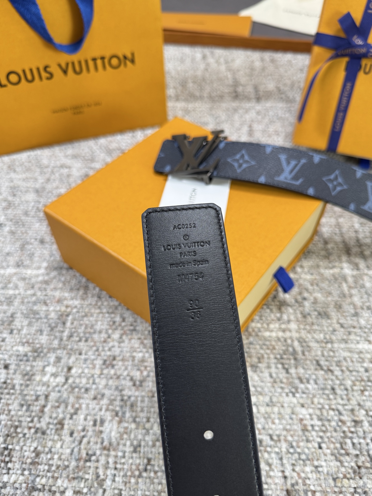 Louis Vuitton LV腰带 蓝色老花皮底系列 原厂五金 精致手工绘边 柔软舒适 宽4.0