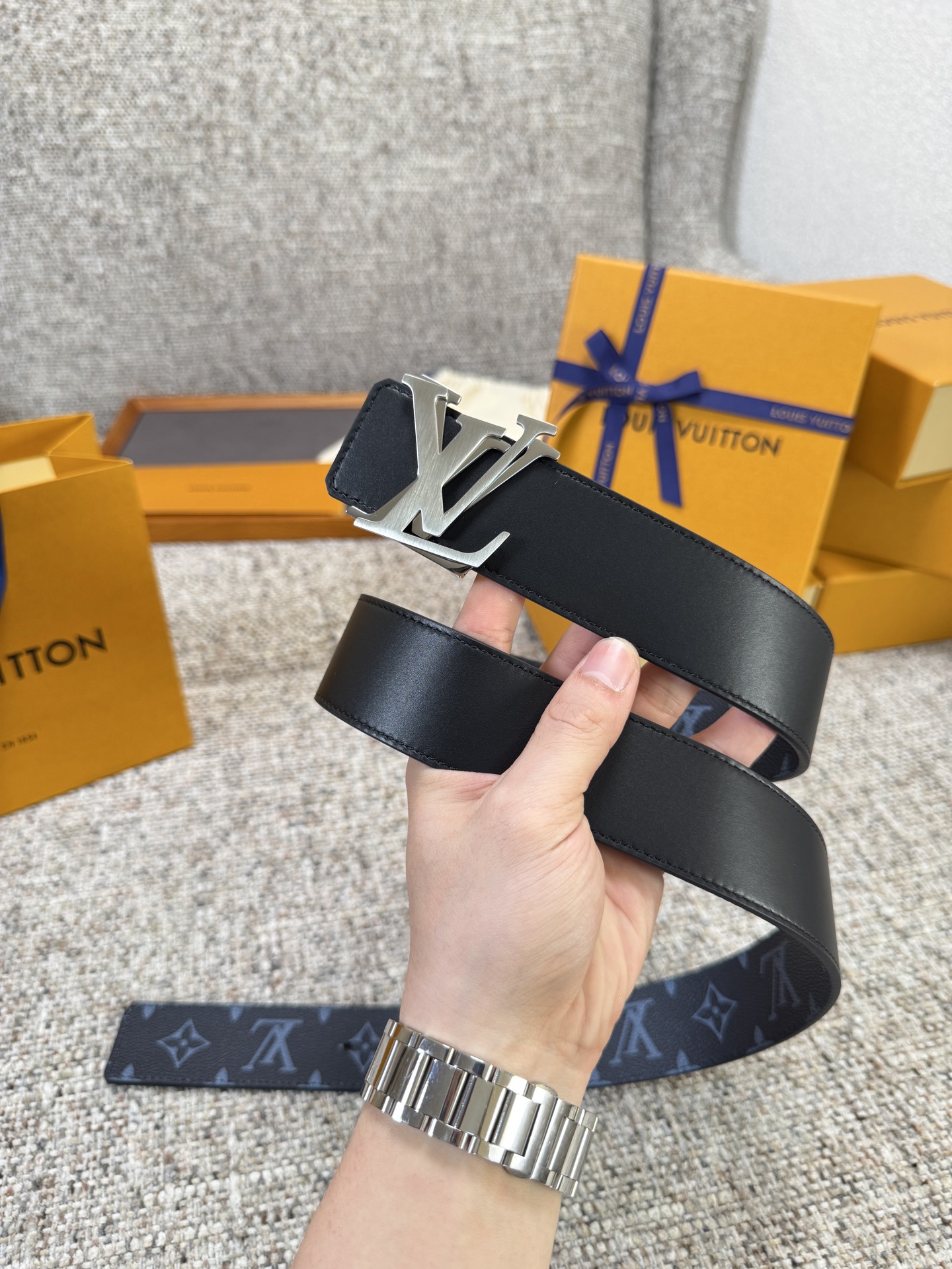 Louis Vuitton LV腰带 蓝色老花皮底系列 原厂五金 精致手工绘边 柔软舒适 宽4.0