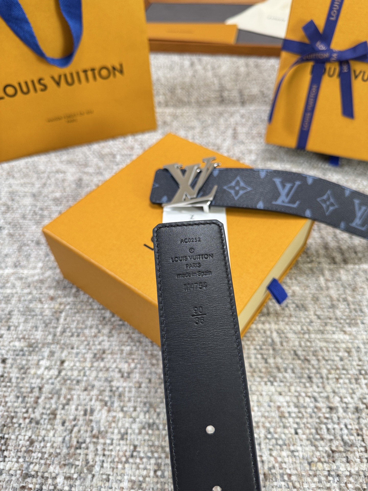 Louis Vuitton LV腰带 蓝色老花皮底系列 原厂五金 精致手工绘边 柔软舒适 宽4.0