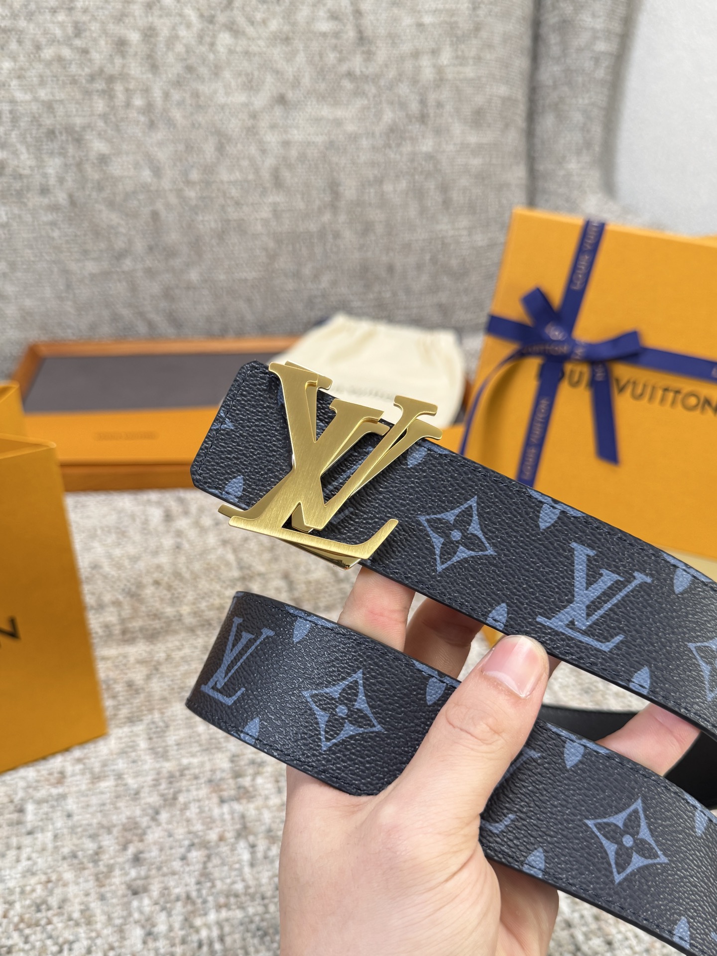 Louis Vuitton LV腰带 蓝色老花皮底系列 原厂五金 精致手工绘边 柔软舒适 宽4.0