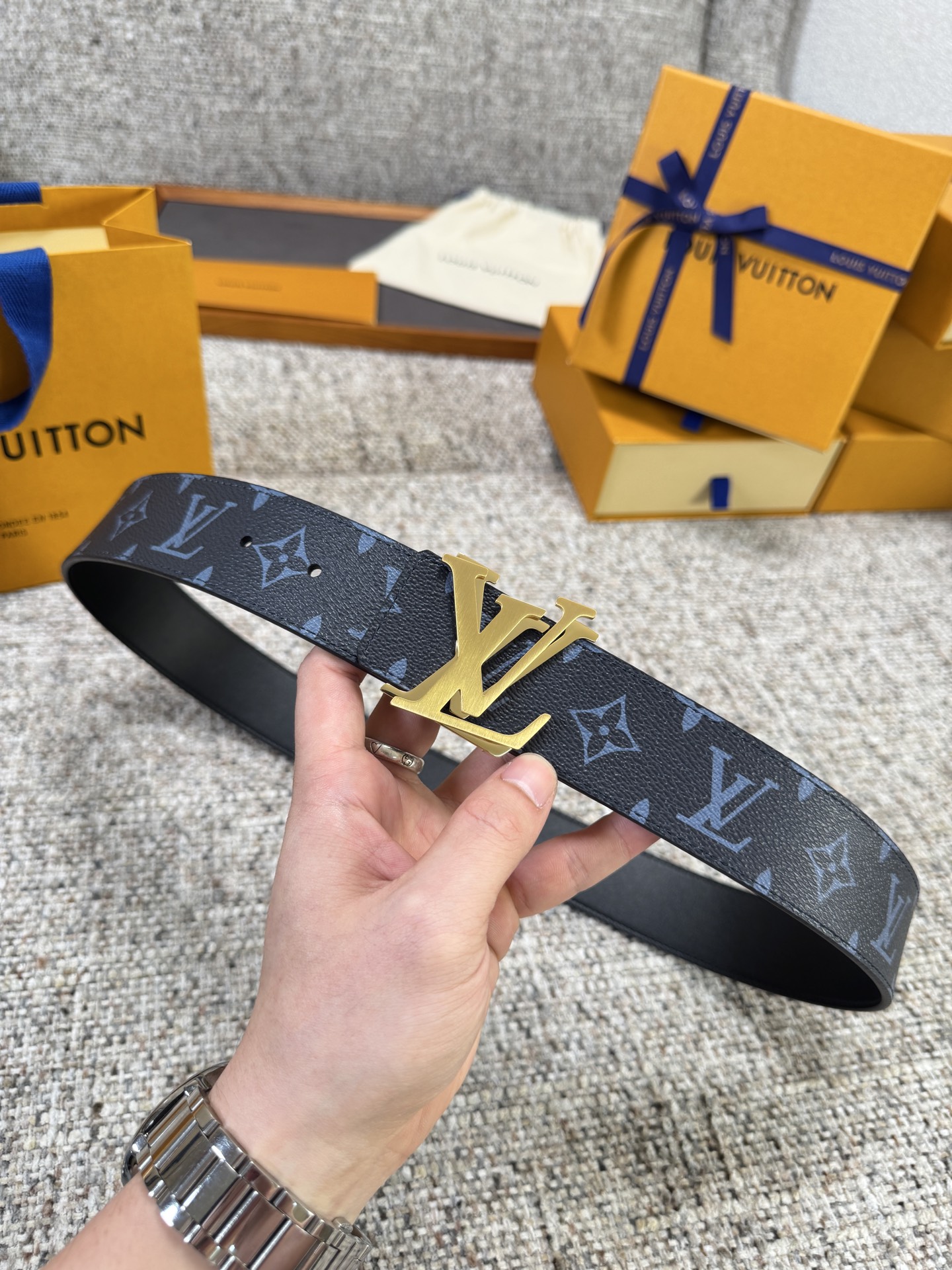 Louis Vuitton LV腰带 蓝色老花皮底系列 原厂五金 精致手工绘边 柔软舒适 宽4.0