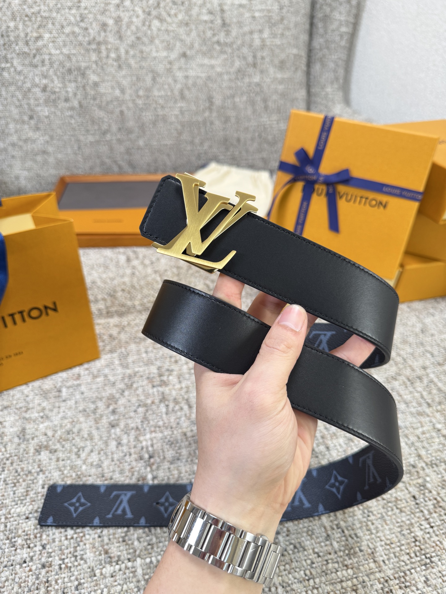 Louis Vuitton LV腰带 蓝色老花皮底系列 原厂五金 精致手工绘边 柔软舒适 宽4.0