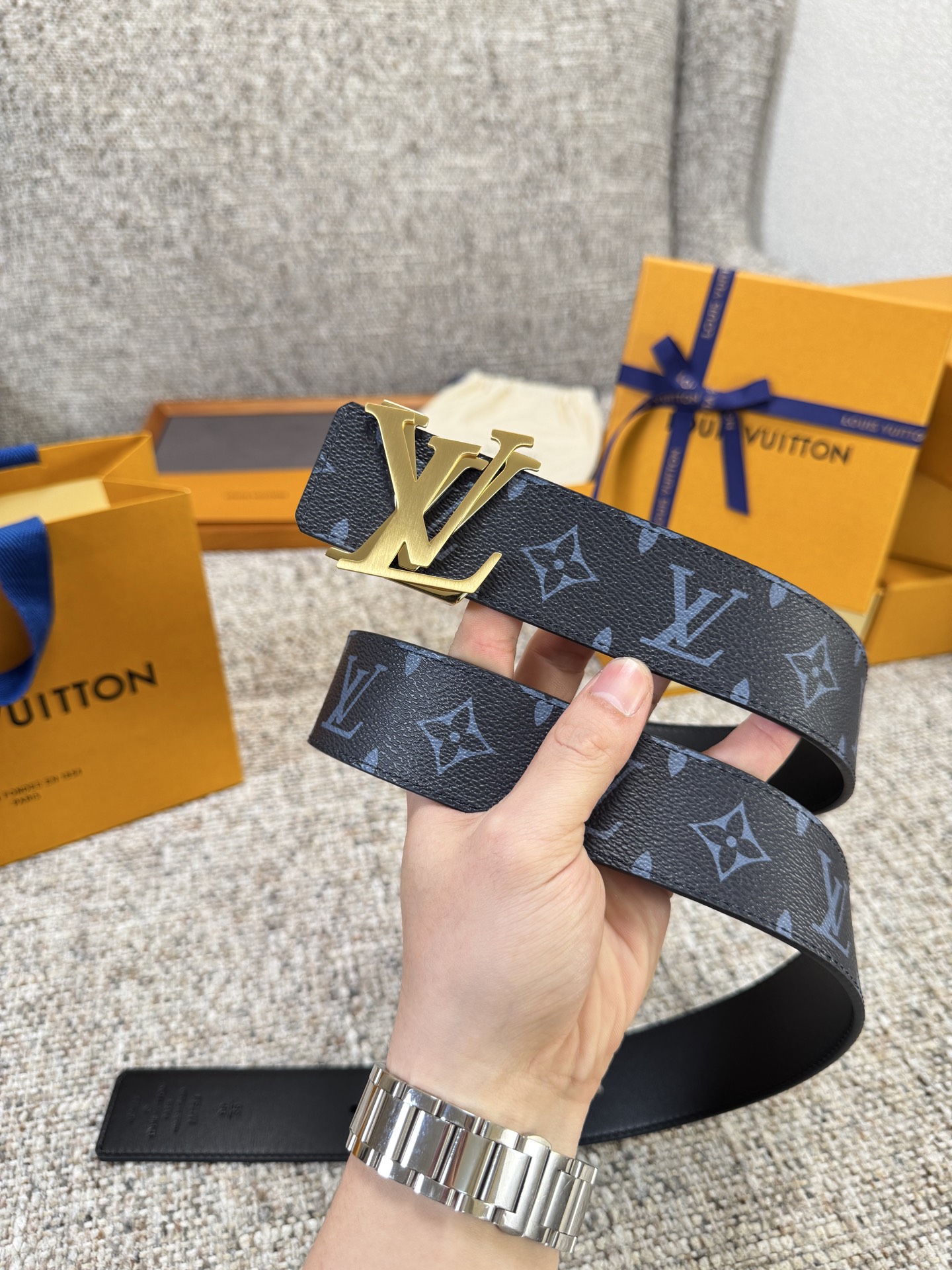 Louis Vuitton LV腰带 蓝色老花皮底系列 原厂五金 精致手工绘边 柔软舒适 宽4.0