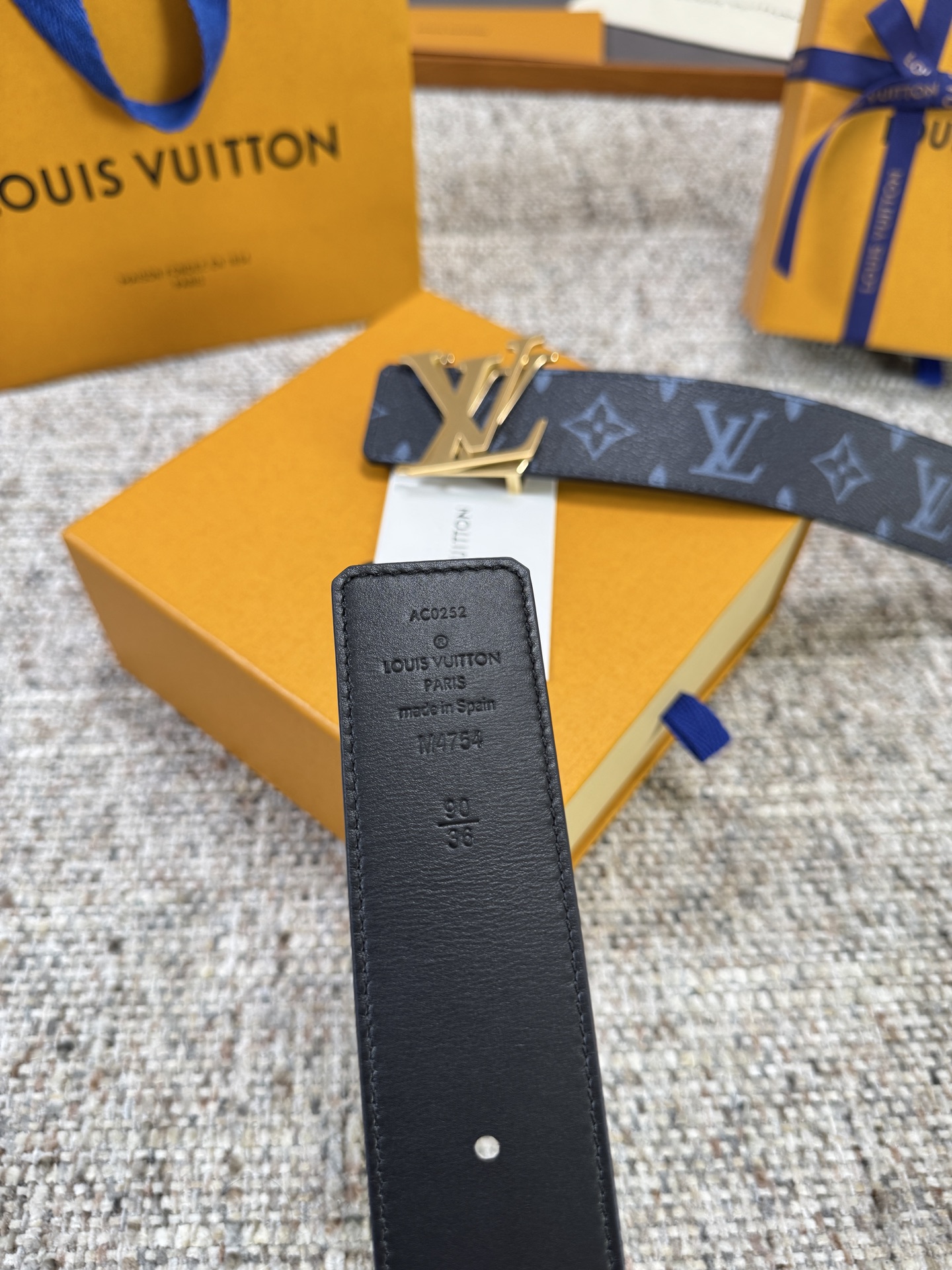 Louis Vuitton LV腰带 蓝色老花皮底系列 原厂五金 精致手工绘边 柔软舒适 宽4.0