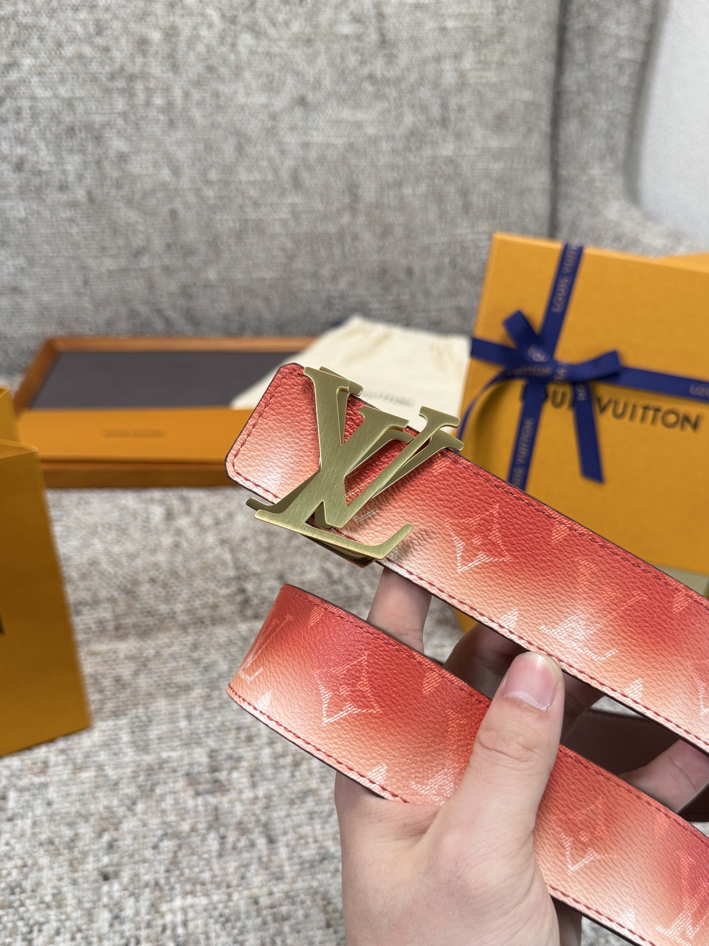 Louis Vuitton LV腰带 粉色老花皮底系列 原厂五金 精致手工绘边 柔软舒适 宽4.0